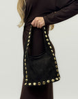 Borsa secchiello in vera pelle scamosciata con borchie – Made in Italy