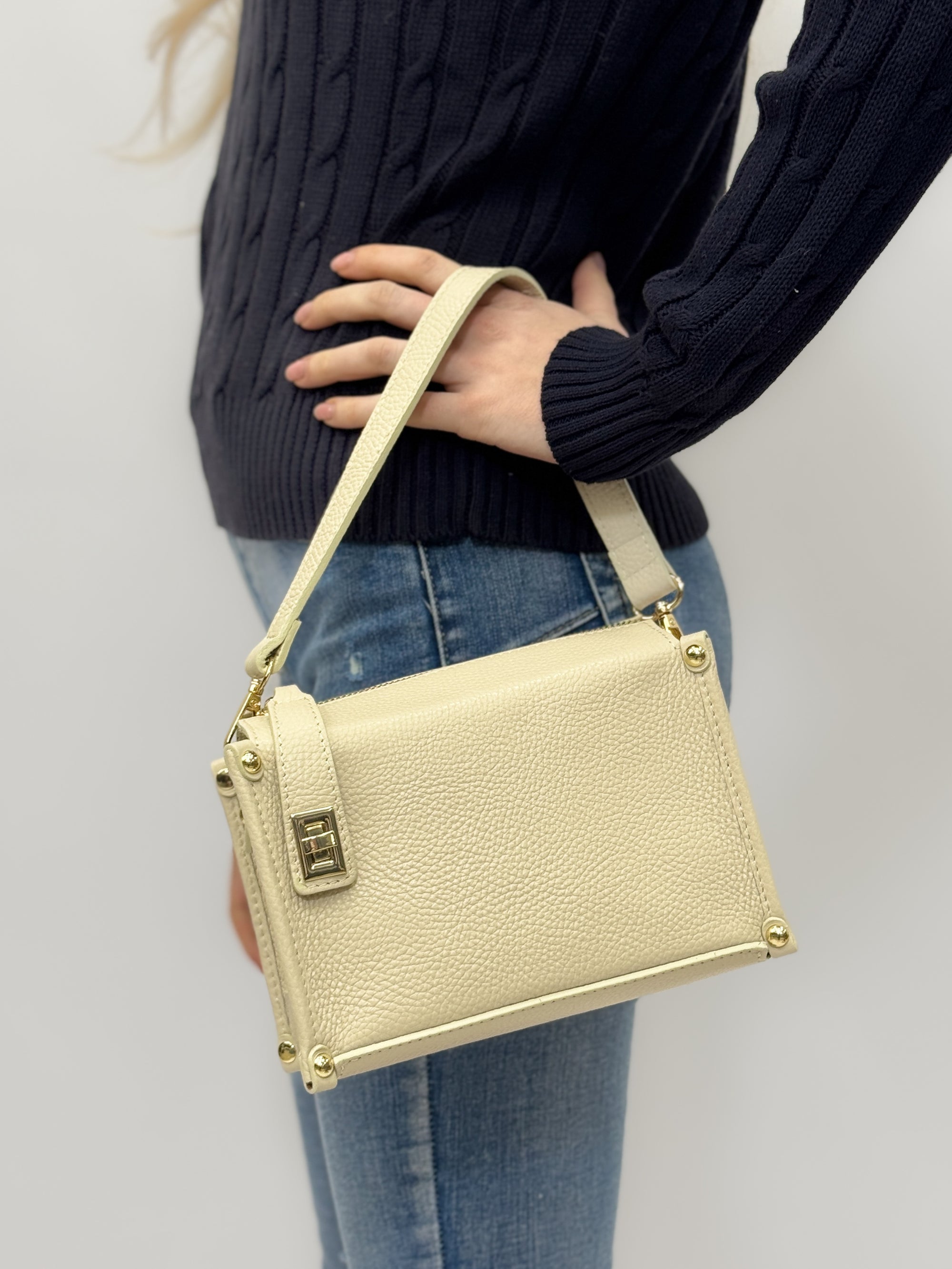 Borsa Elena in Vera Pelle Beige con Dettagli Oro - Made in Italy