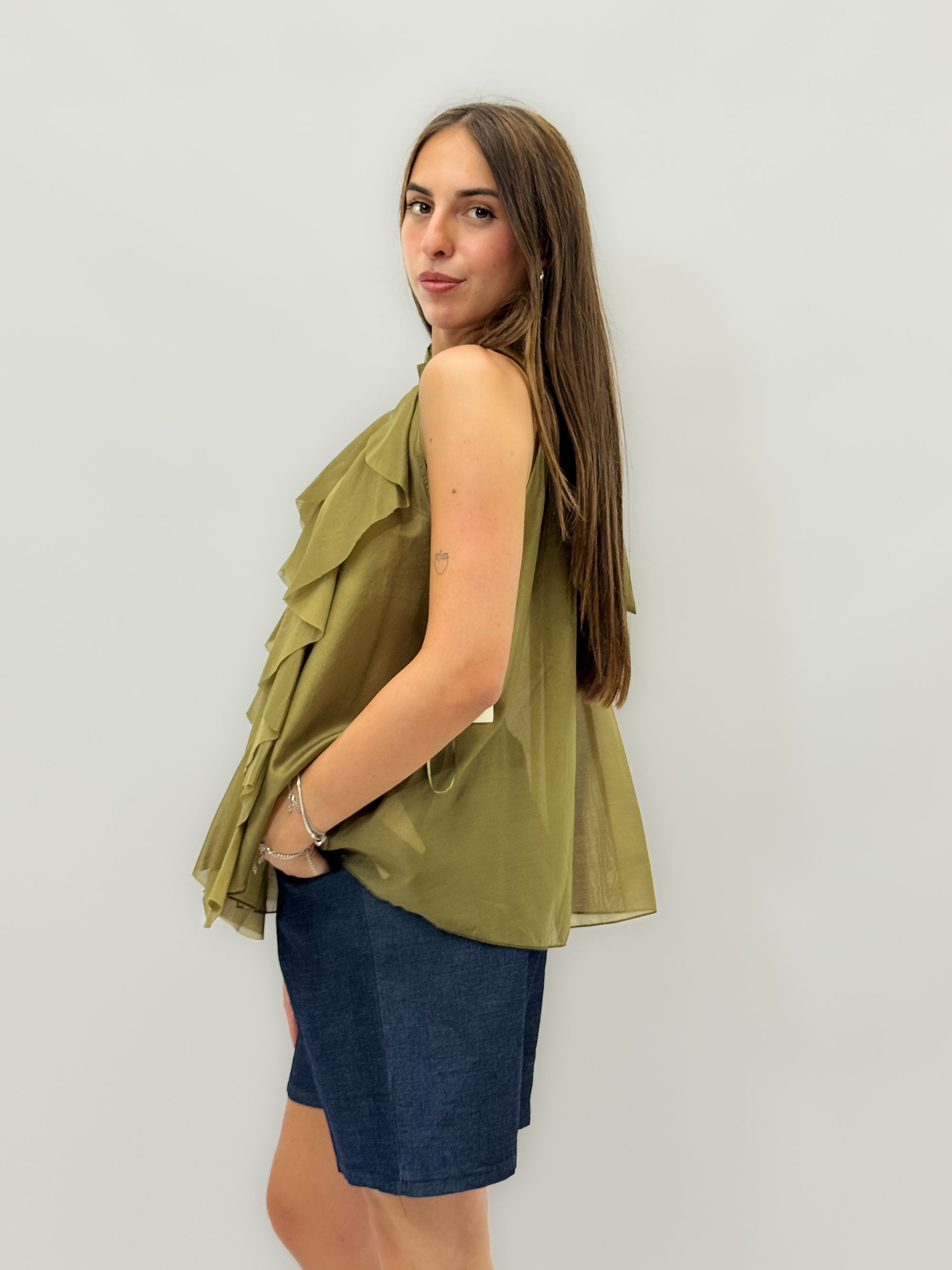 Canotta scollo halter con volant