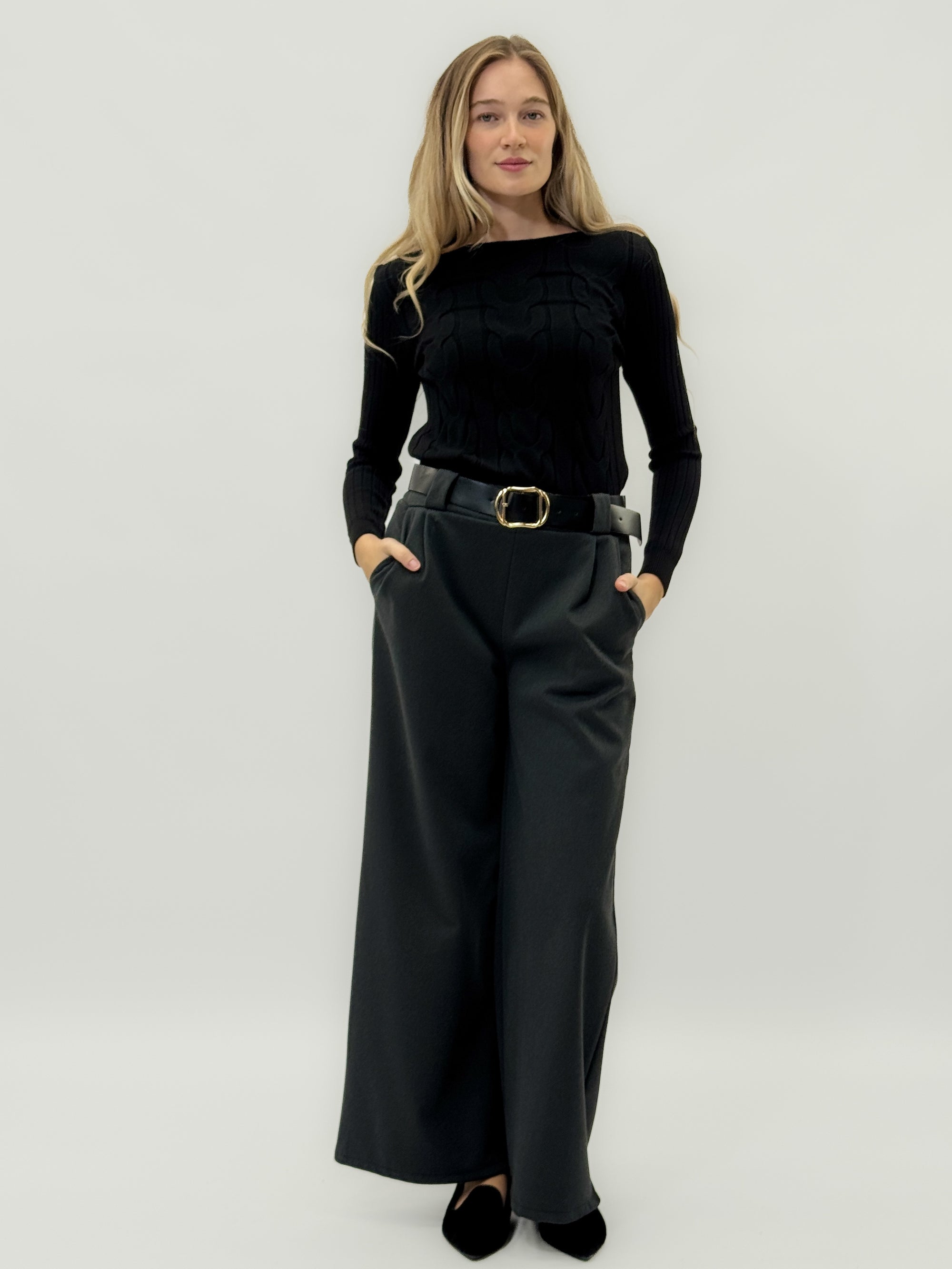 Pantaloni ampi in tessuto spigato con vita alta e linea elegante