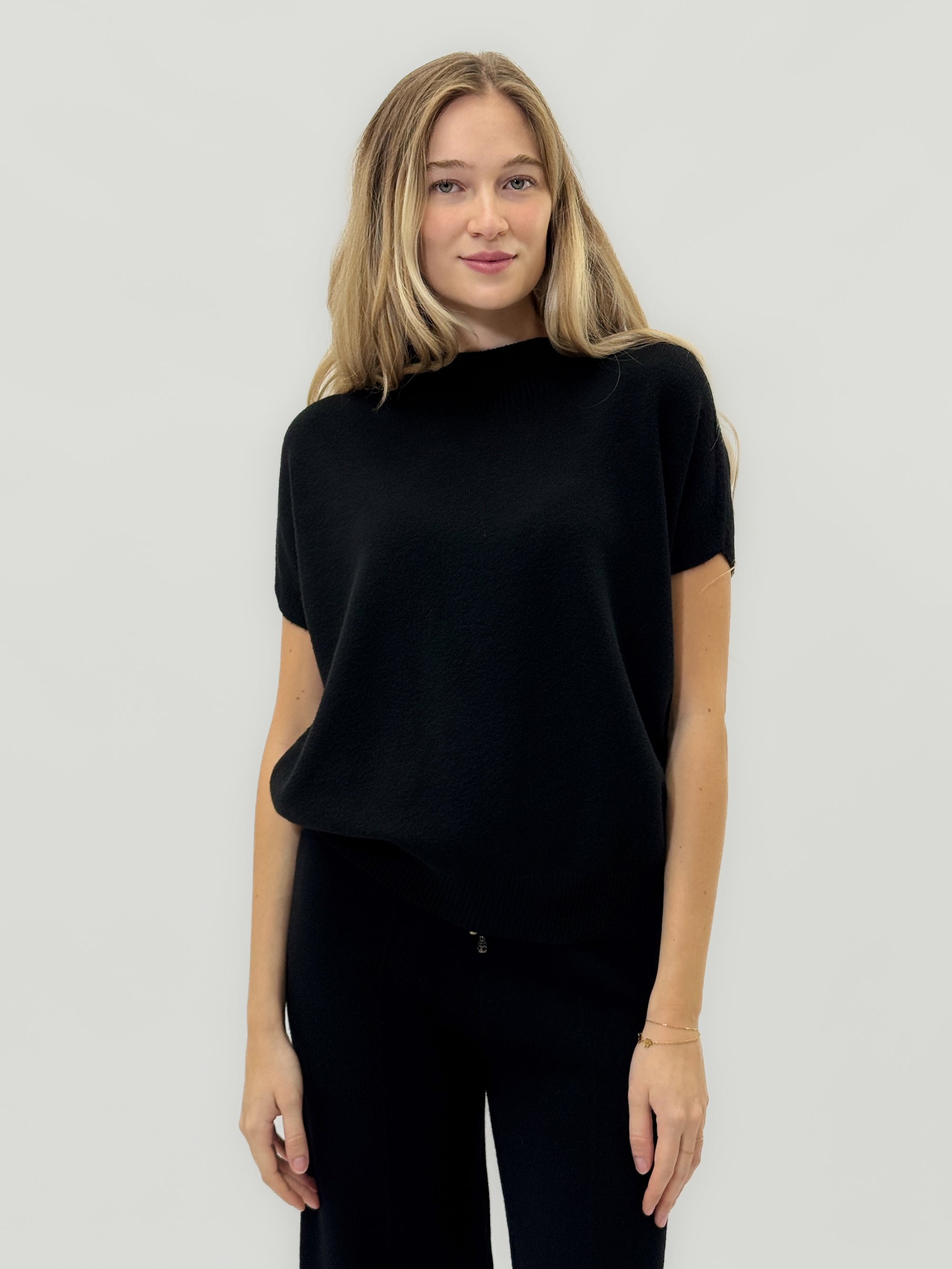 Maglia in maglia fine con maniche corte