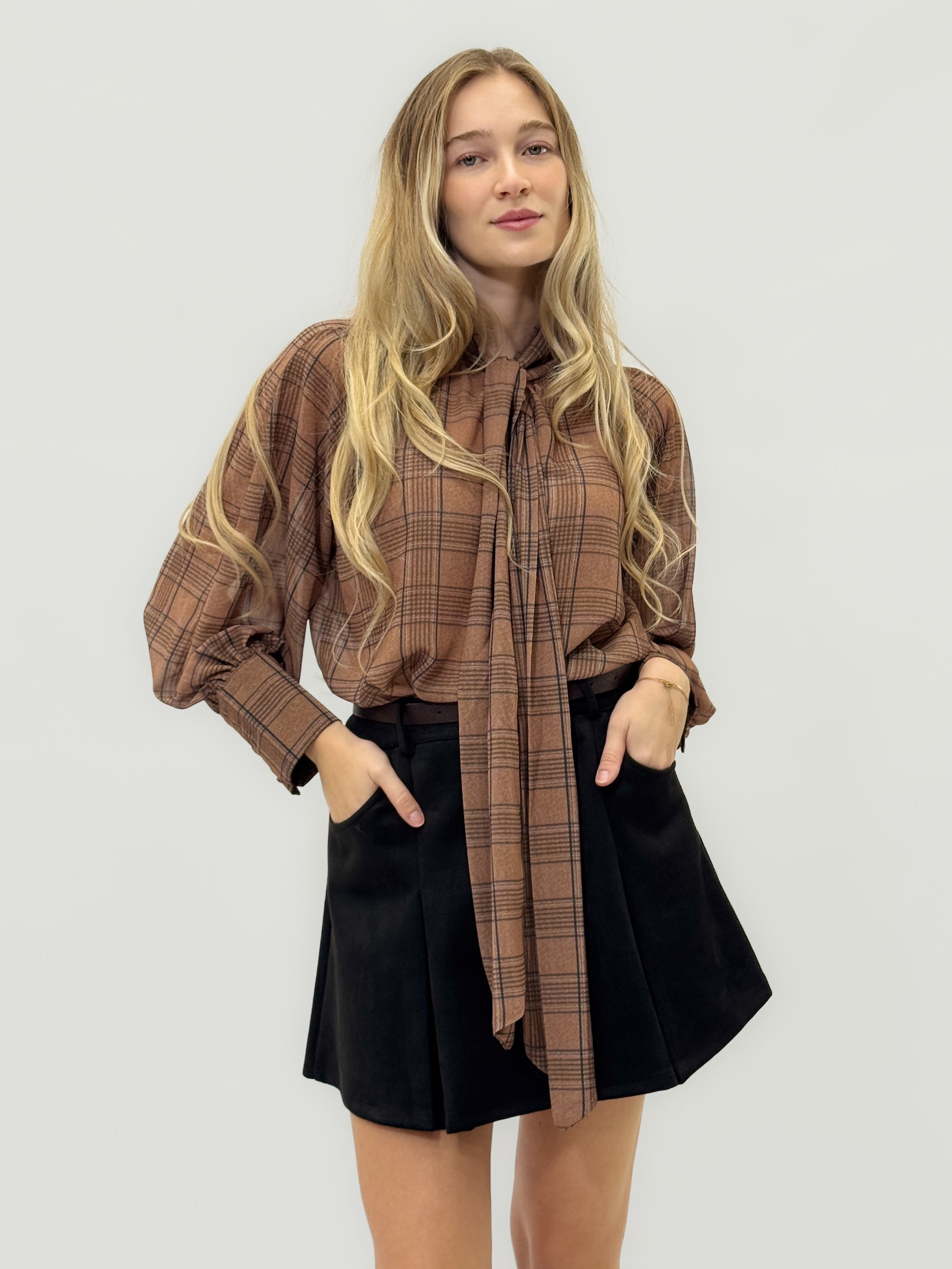Gonna in suede con cintura – Morbida e versatile