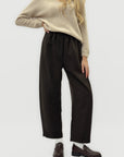 Pantaloni ampi con vita elasticizzata