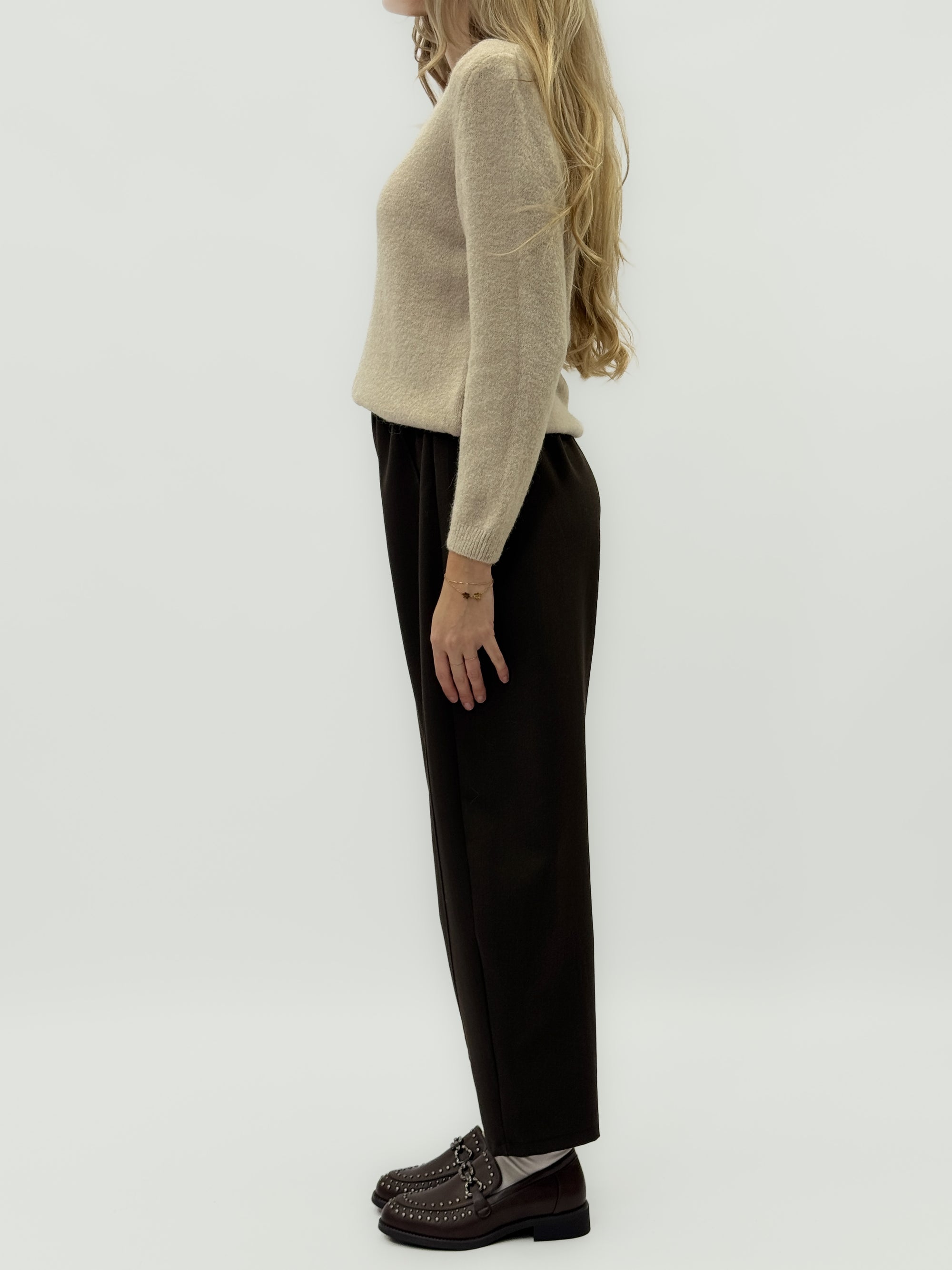 Pantaloni ampi con vita elasticizzata