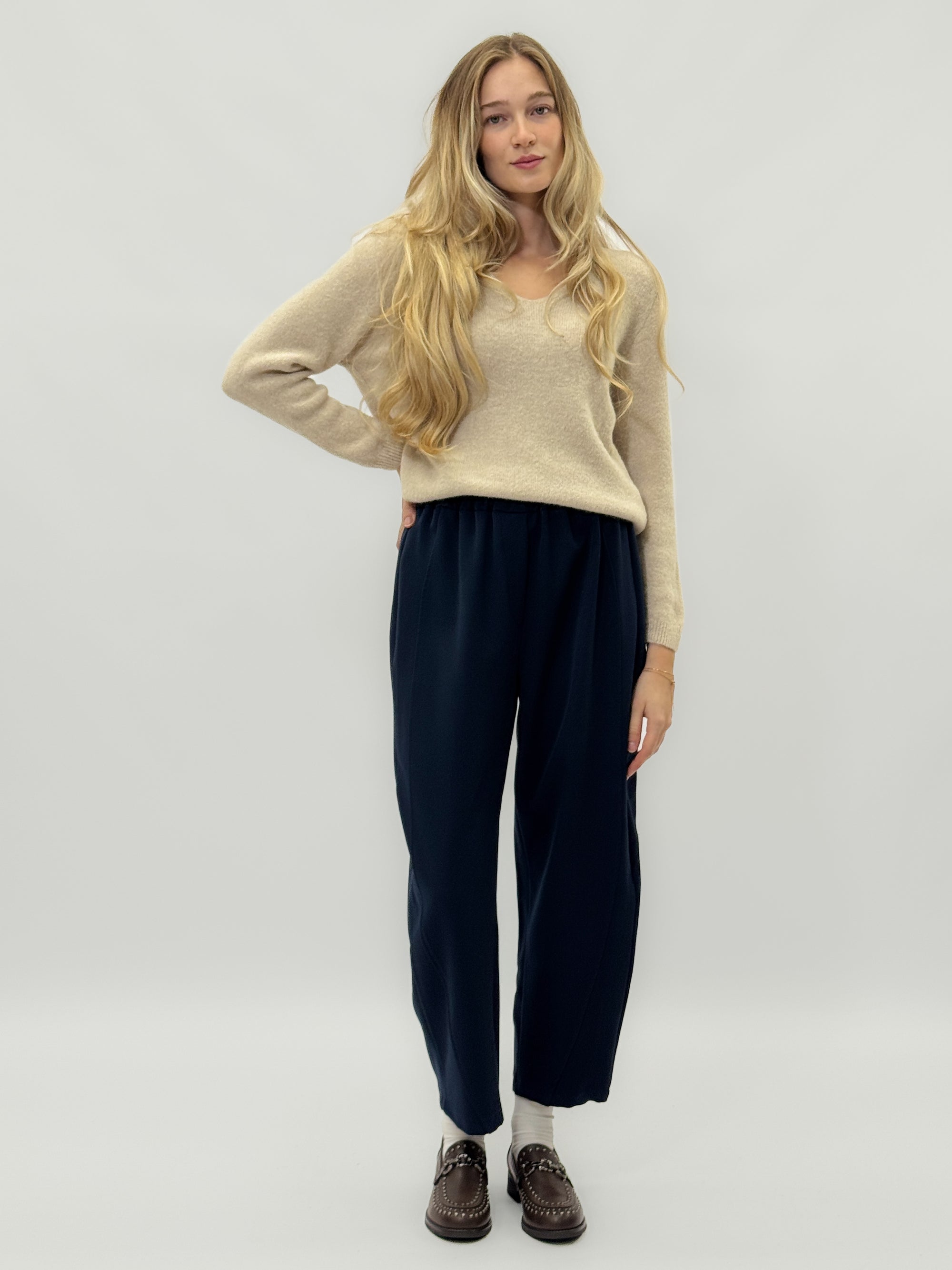 Pantaloni ampi con vita elasticizzata