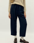 Pantaloni ampi con vita elasticizzata