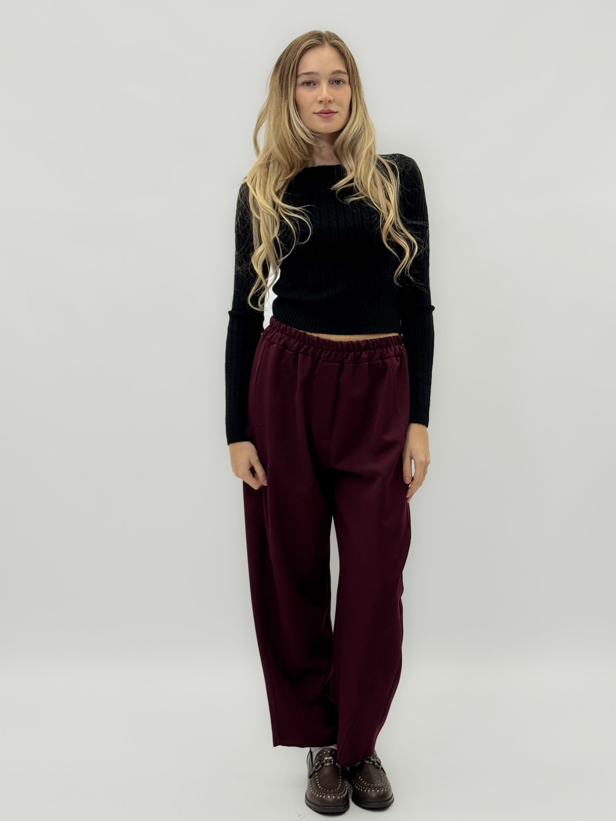 Pantaloni ampi con vita elasticizzata