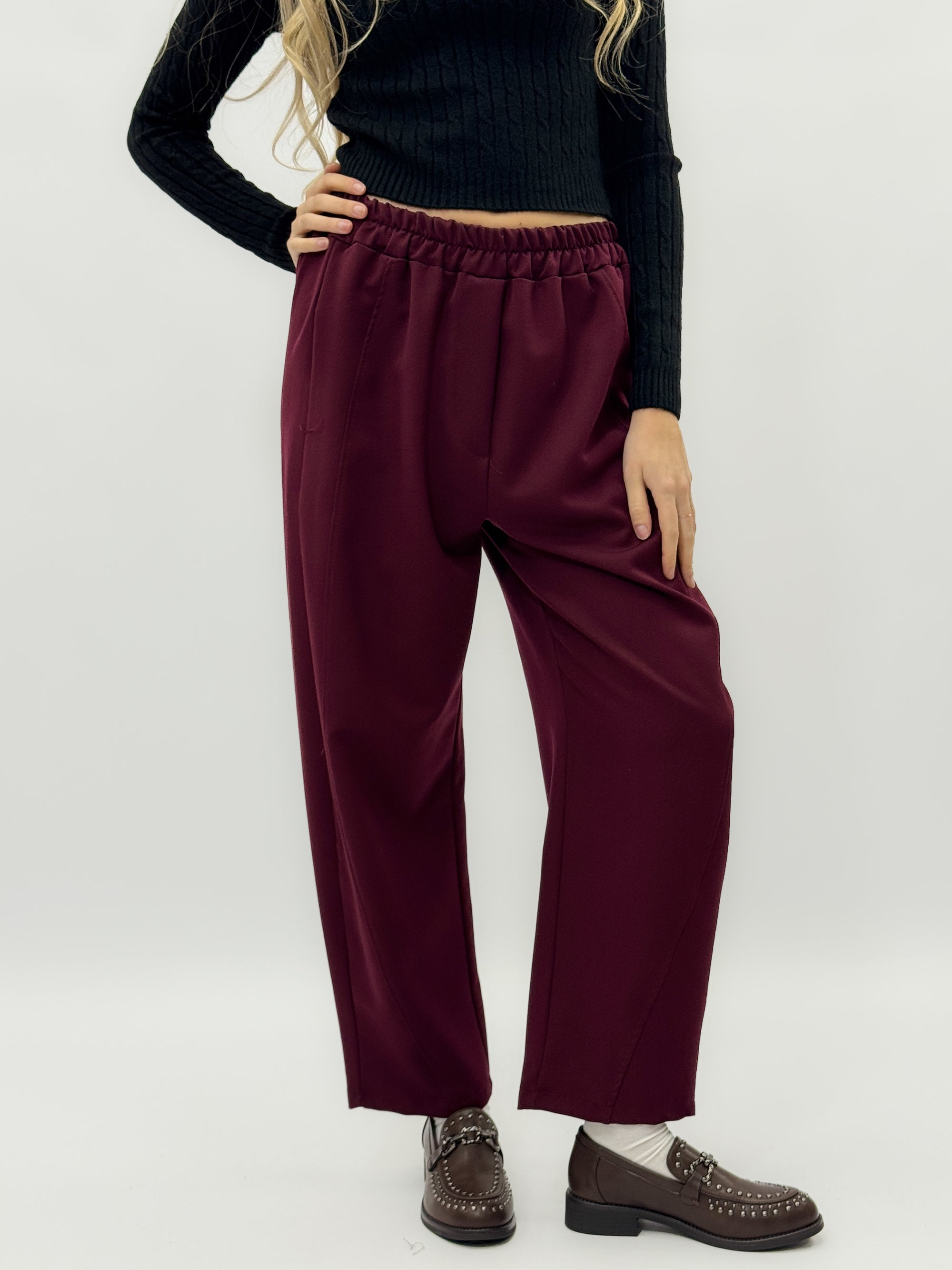 Pantaloni ampi con vita elasticizzata