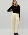 Pantaloni ampi con vita elasticizzata