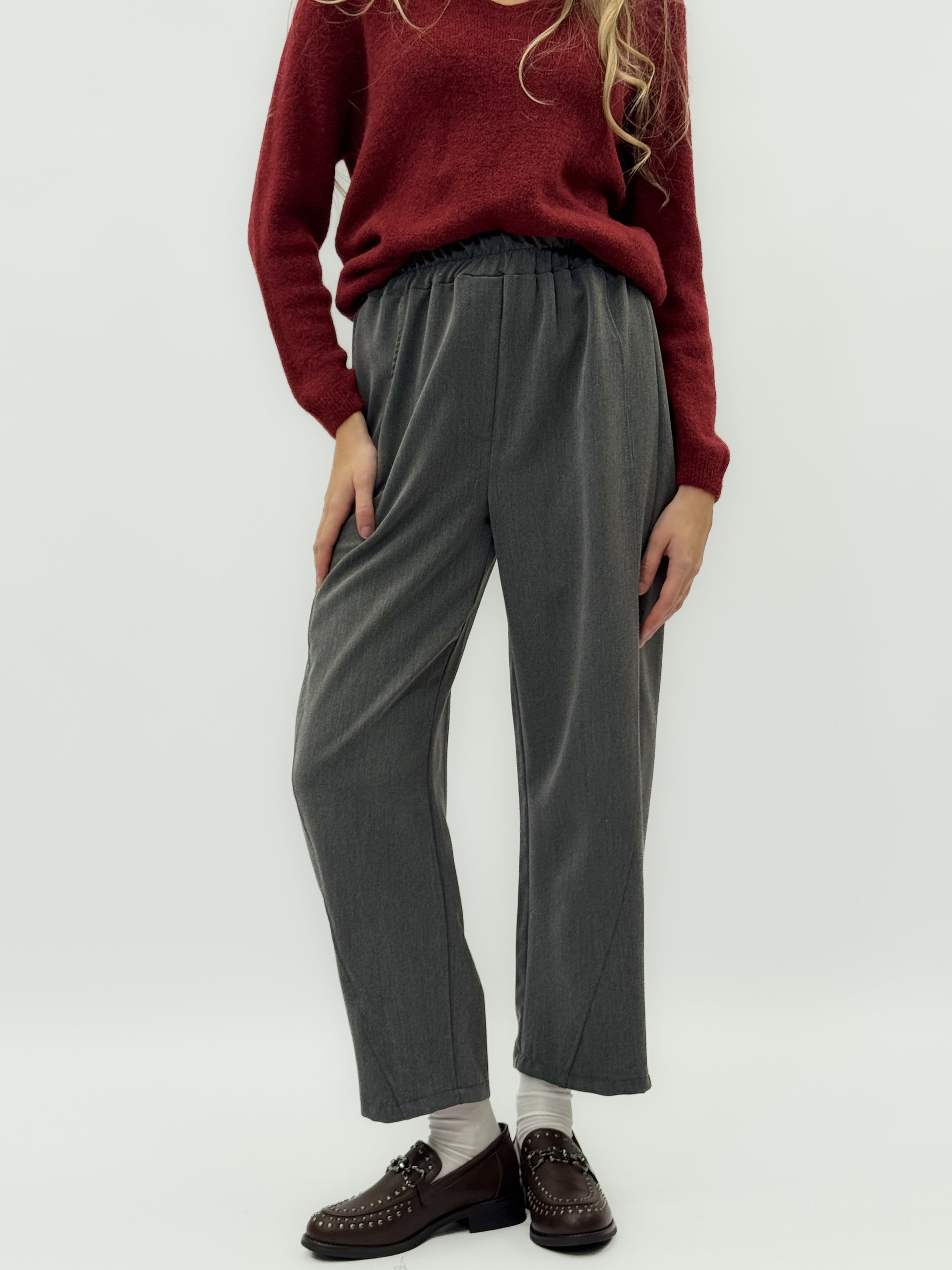 Pantaloni ampi con vita elasticizzata
