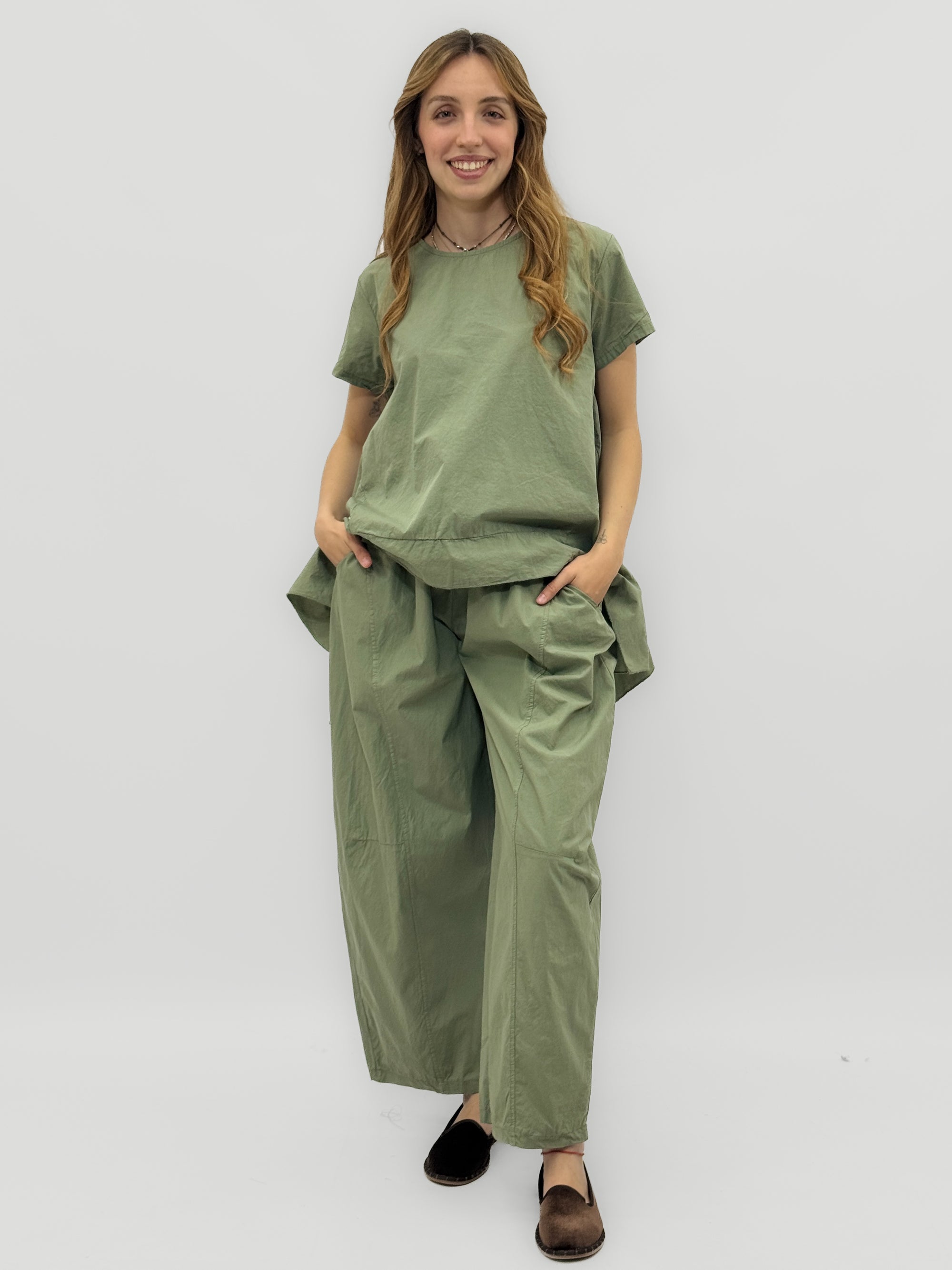 Completo con Maglia e Pantalone Ampio