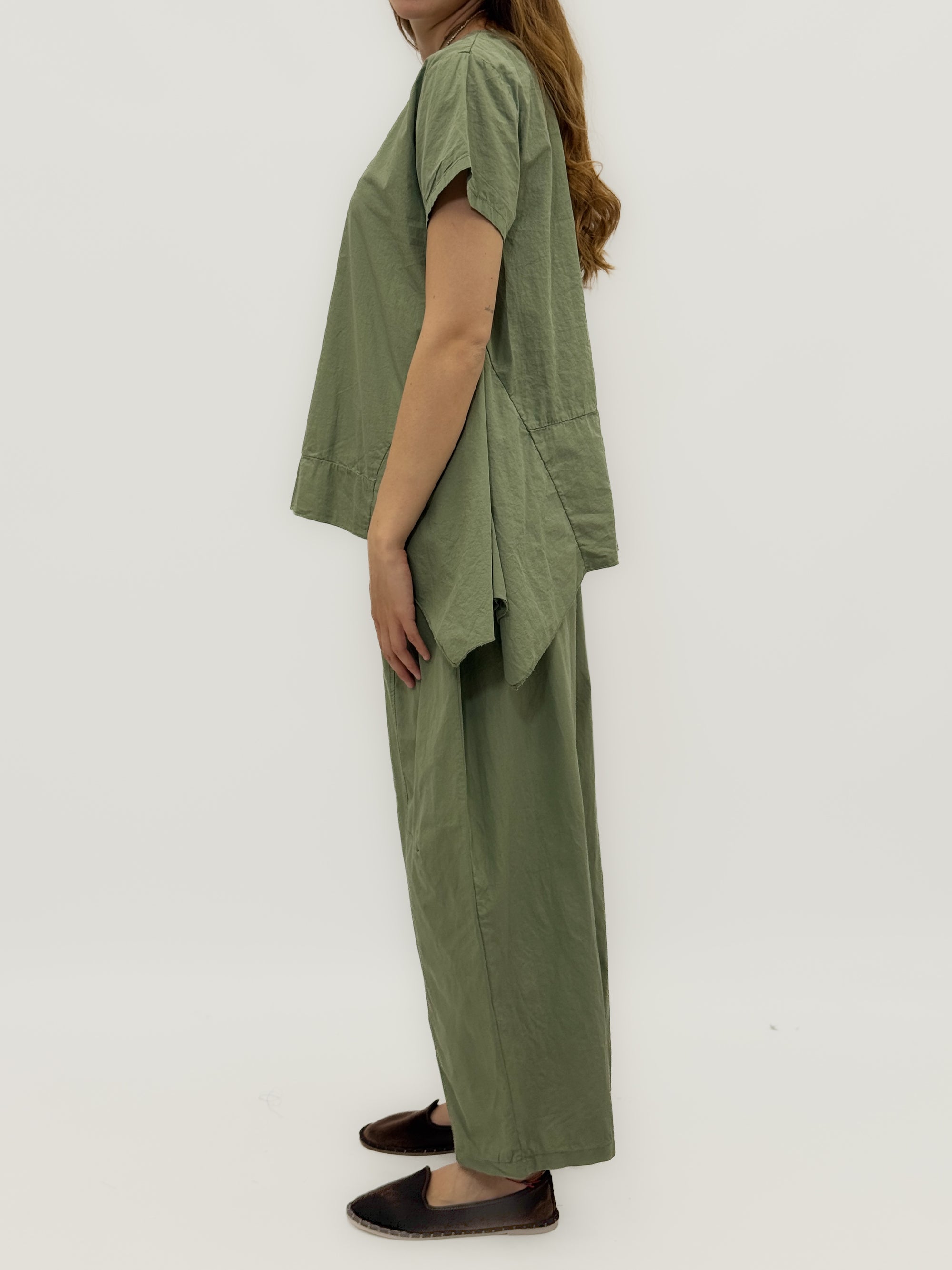 Completo con Maglia e Pantalone Ampio