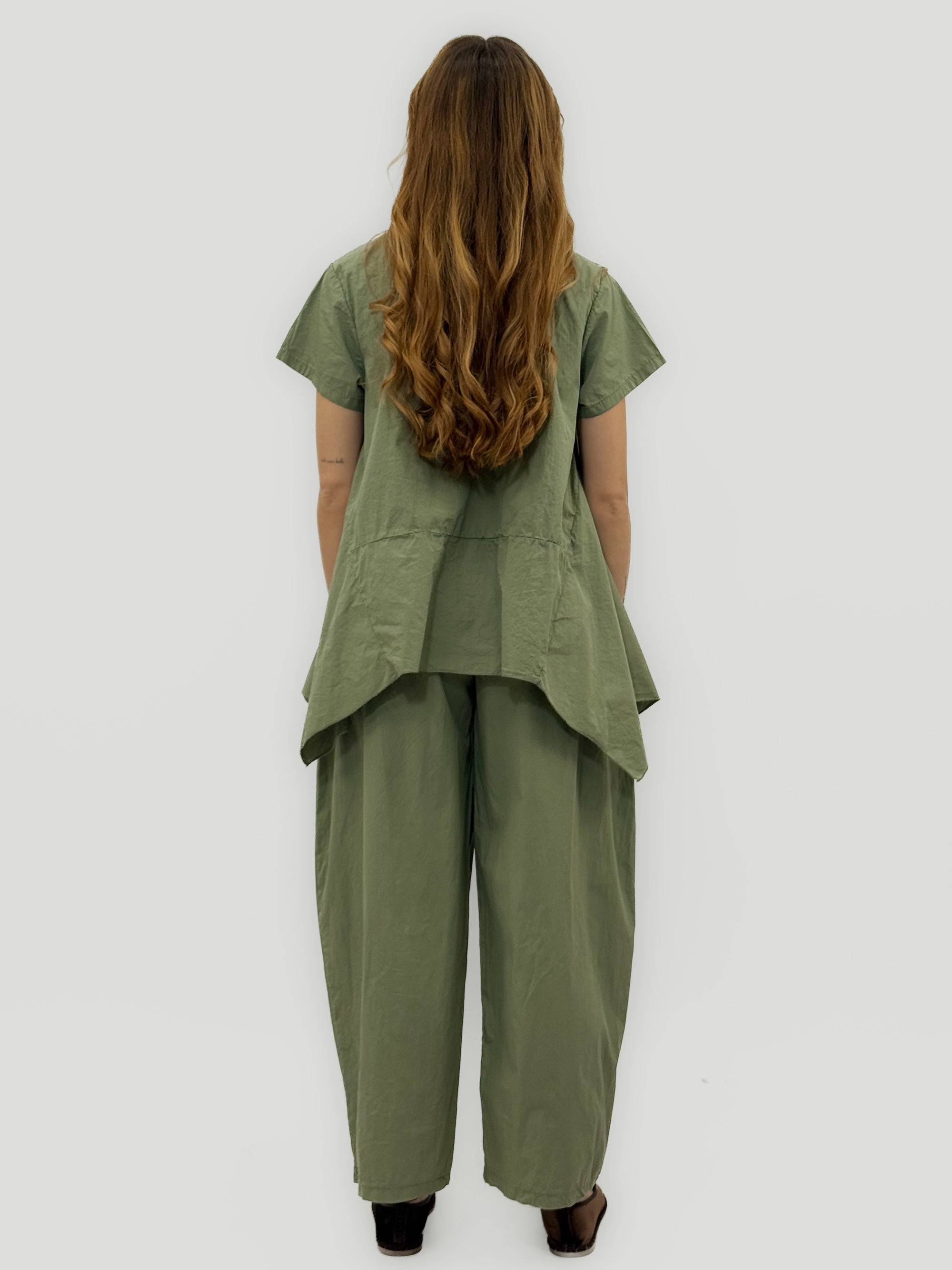 Completo con Maglia e Pantalone Ampio