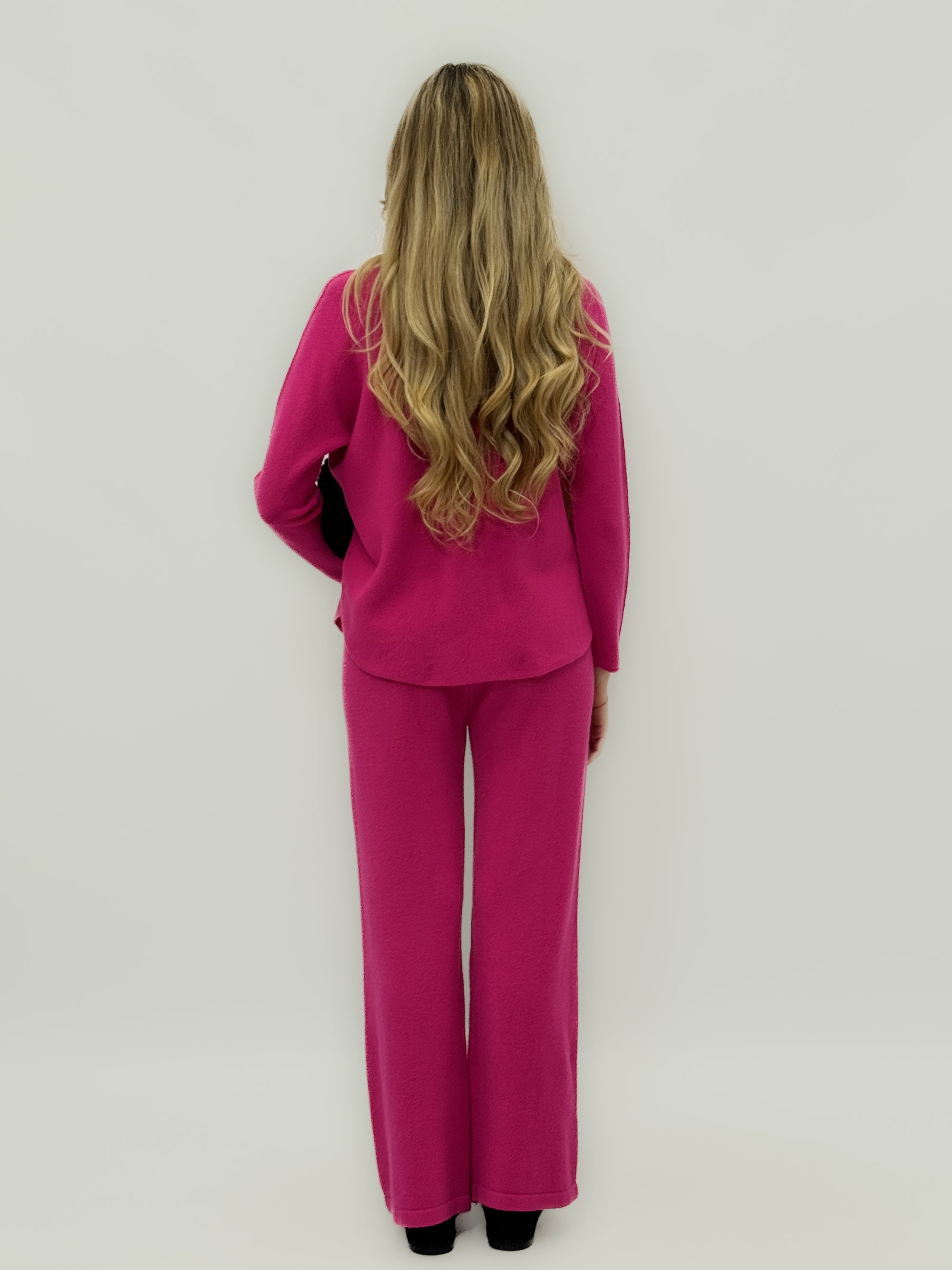 Completo morbido in maglia tinta unita