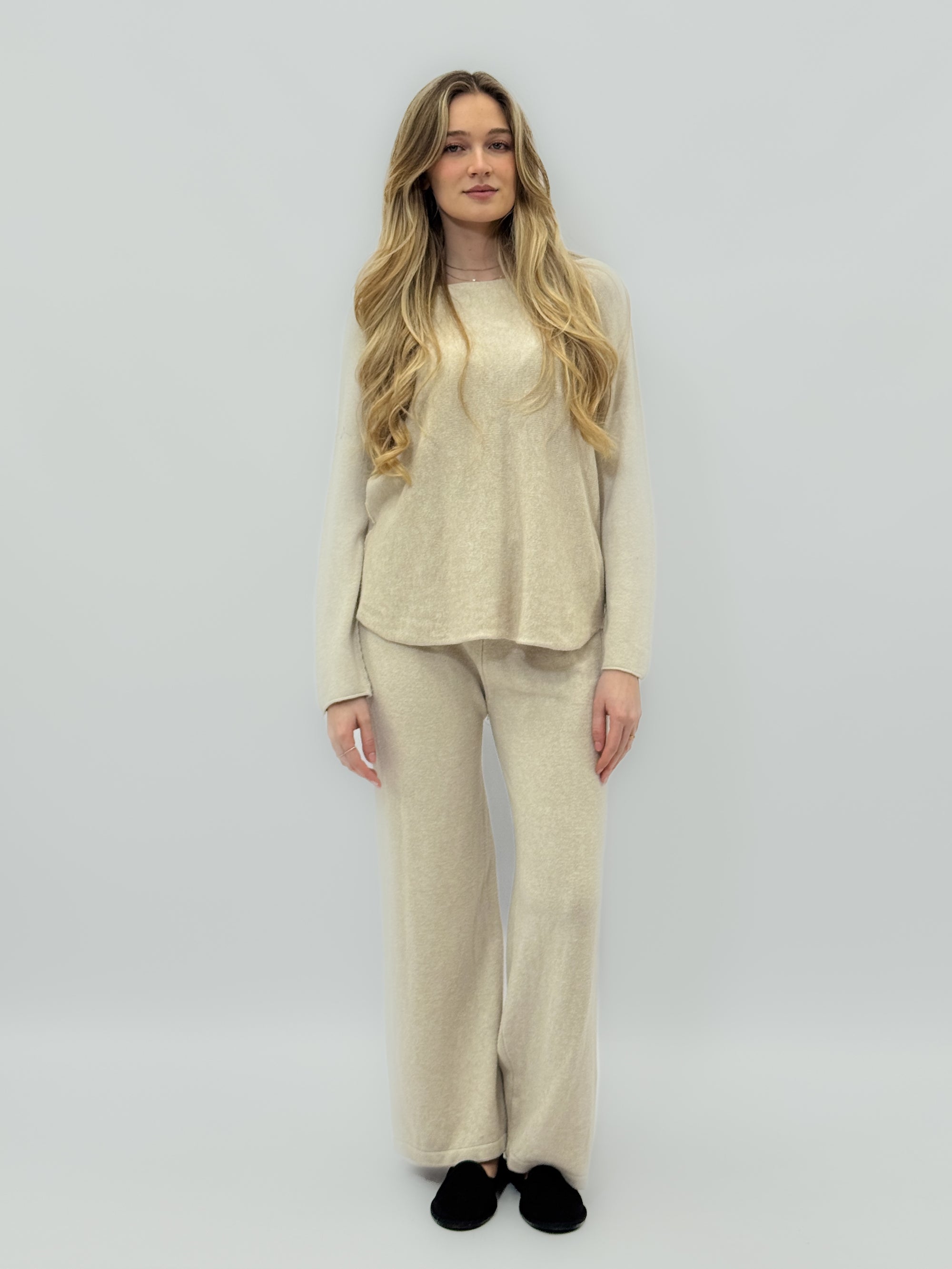 Completo morbido in maglia tinta unita