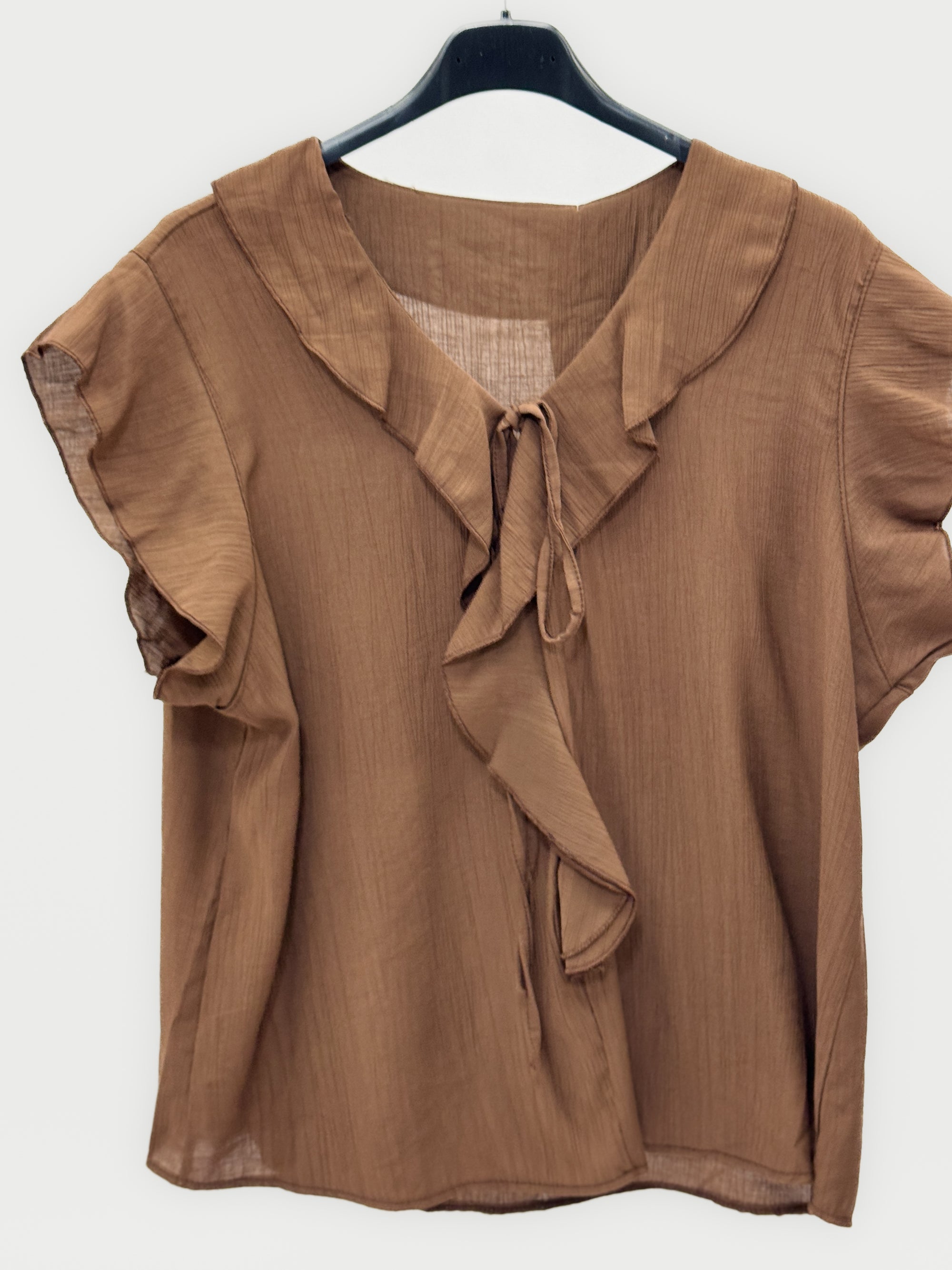 Blusa con Volant e Laccetto