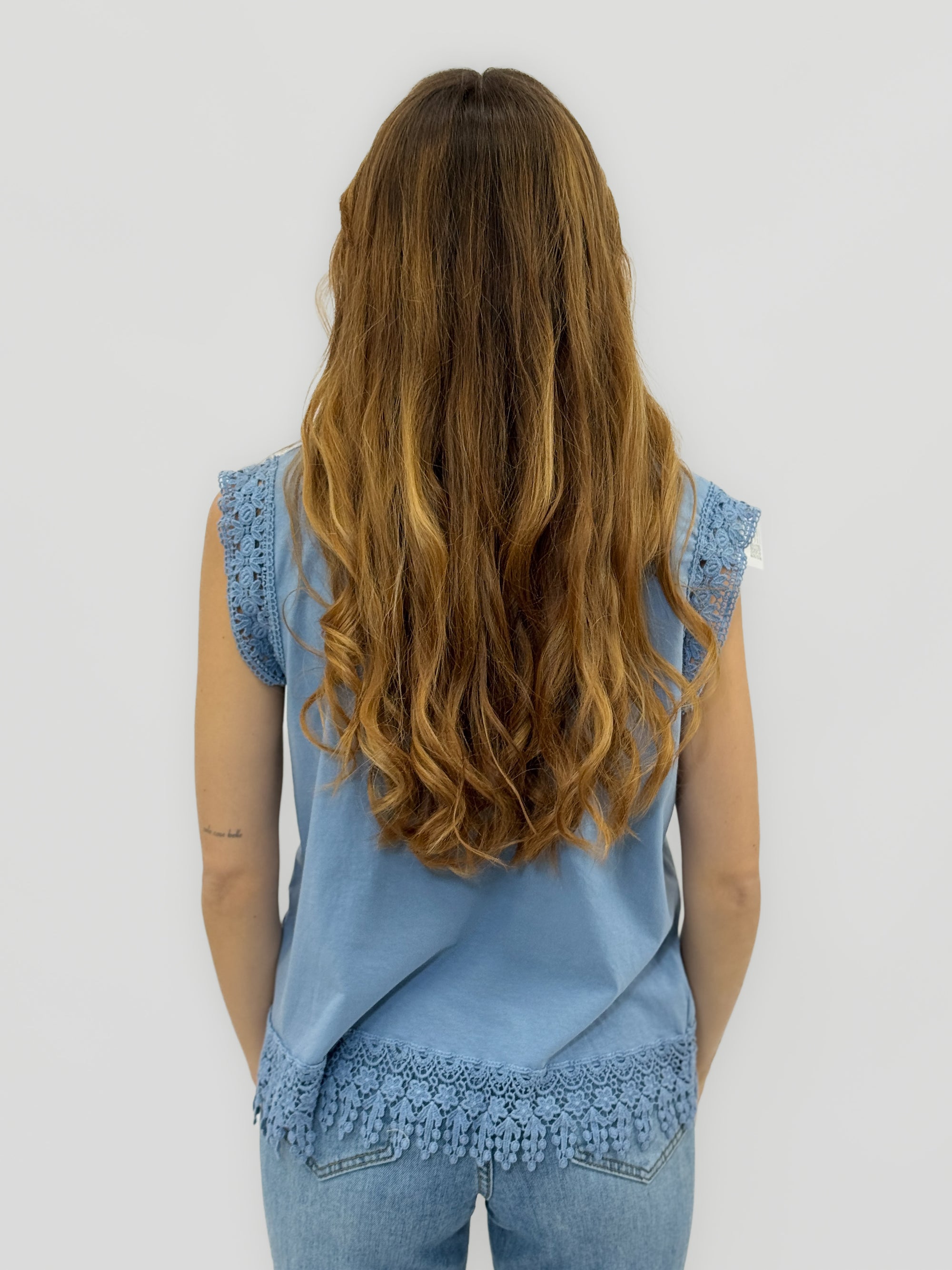 T-shirt con Pizzo sul Fondo