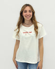 T-shirt Bianca con Scritta Ricamata "Lasciatemi Stare"