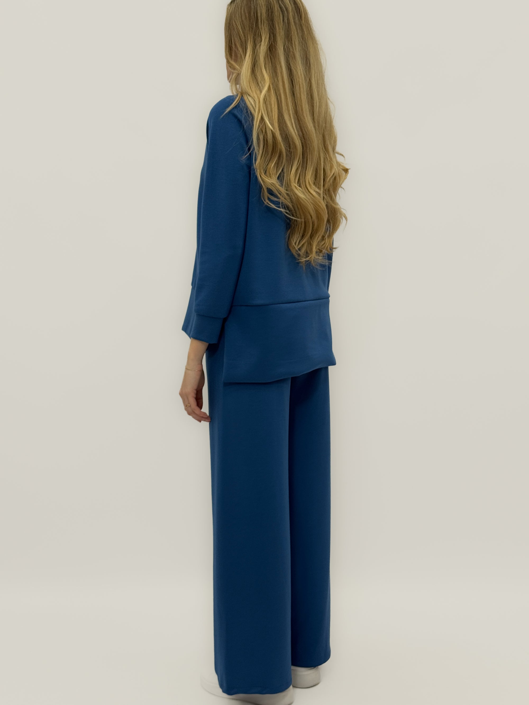 Completo tuta con pantalone ampio