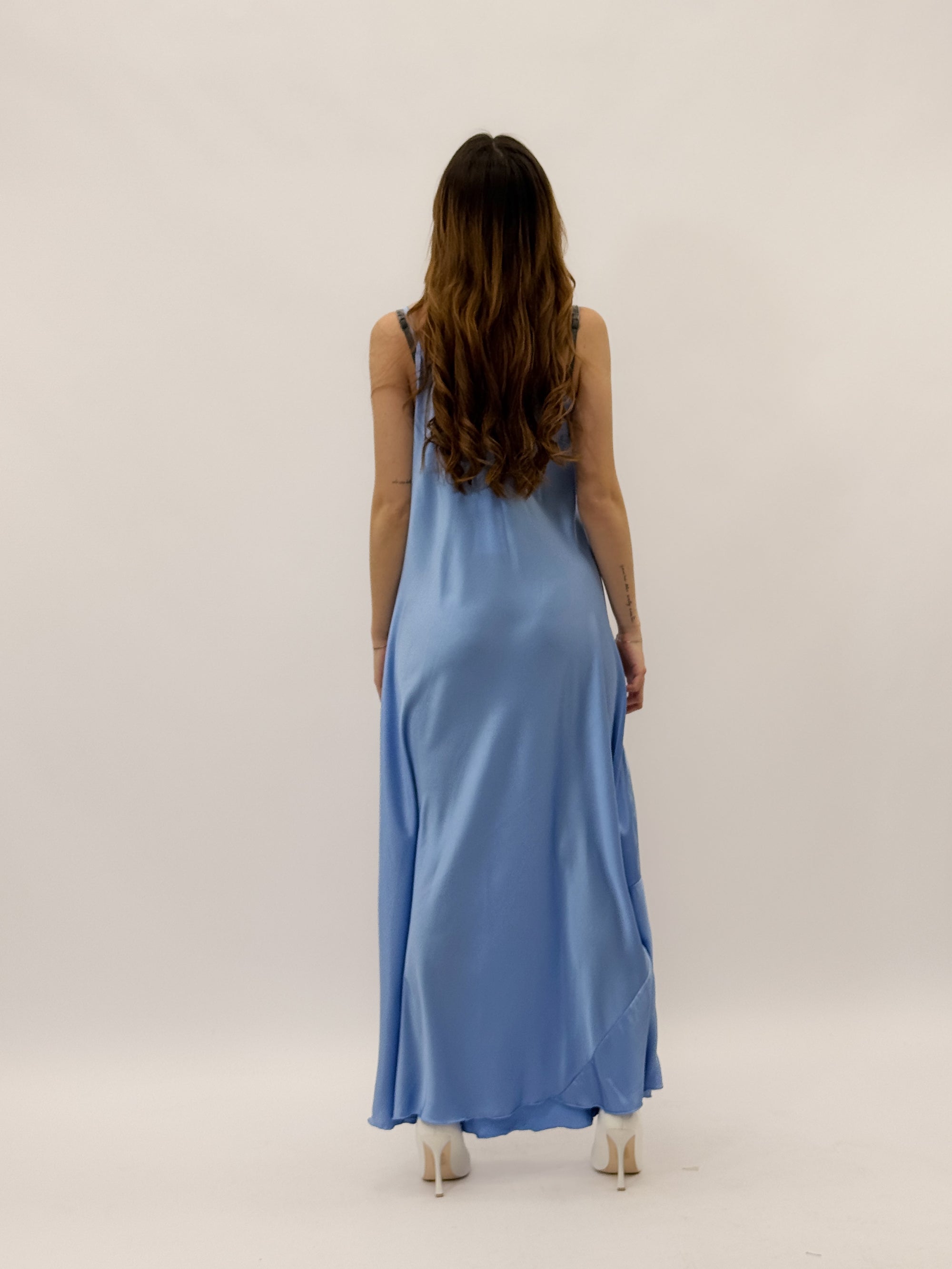 Abito lungo satin con spalline