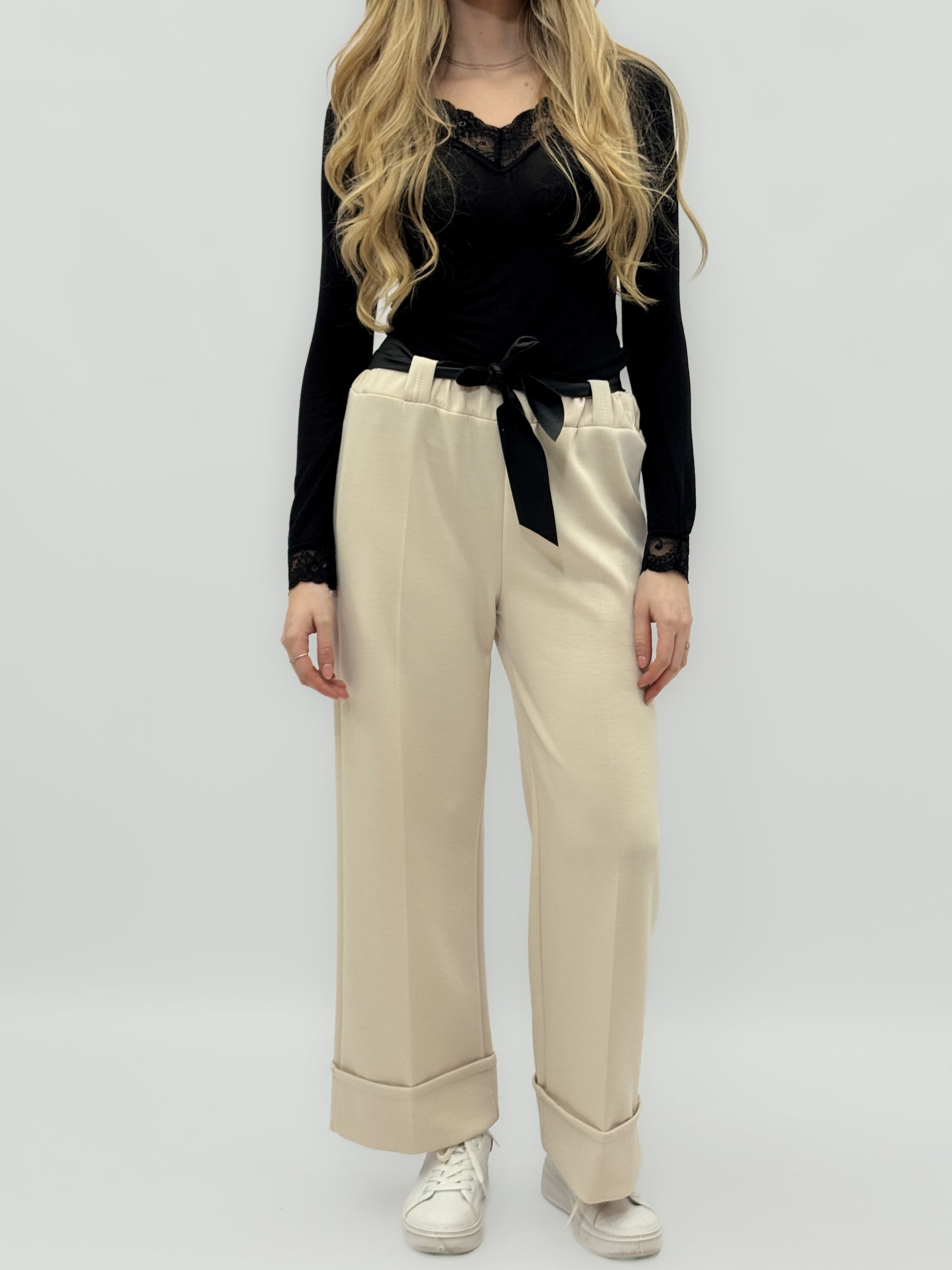 Pantaloni Palazzo con Cintura – Eleganza Moderna