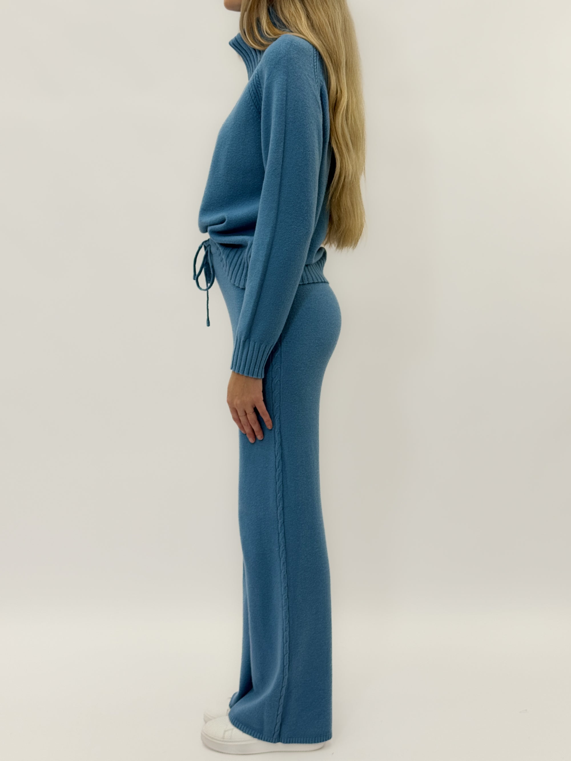 Completo in maglia con dolcevita morbido - Comfort e stile invernale