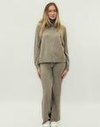 Completo in maglia con dolcevita morbido - Comfort e stile invernale