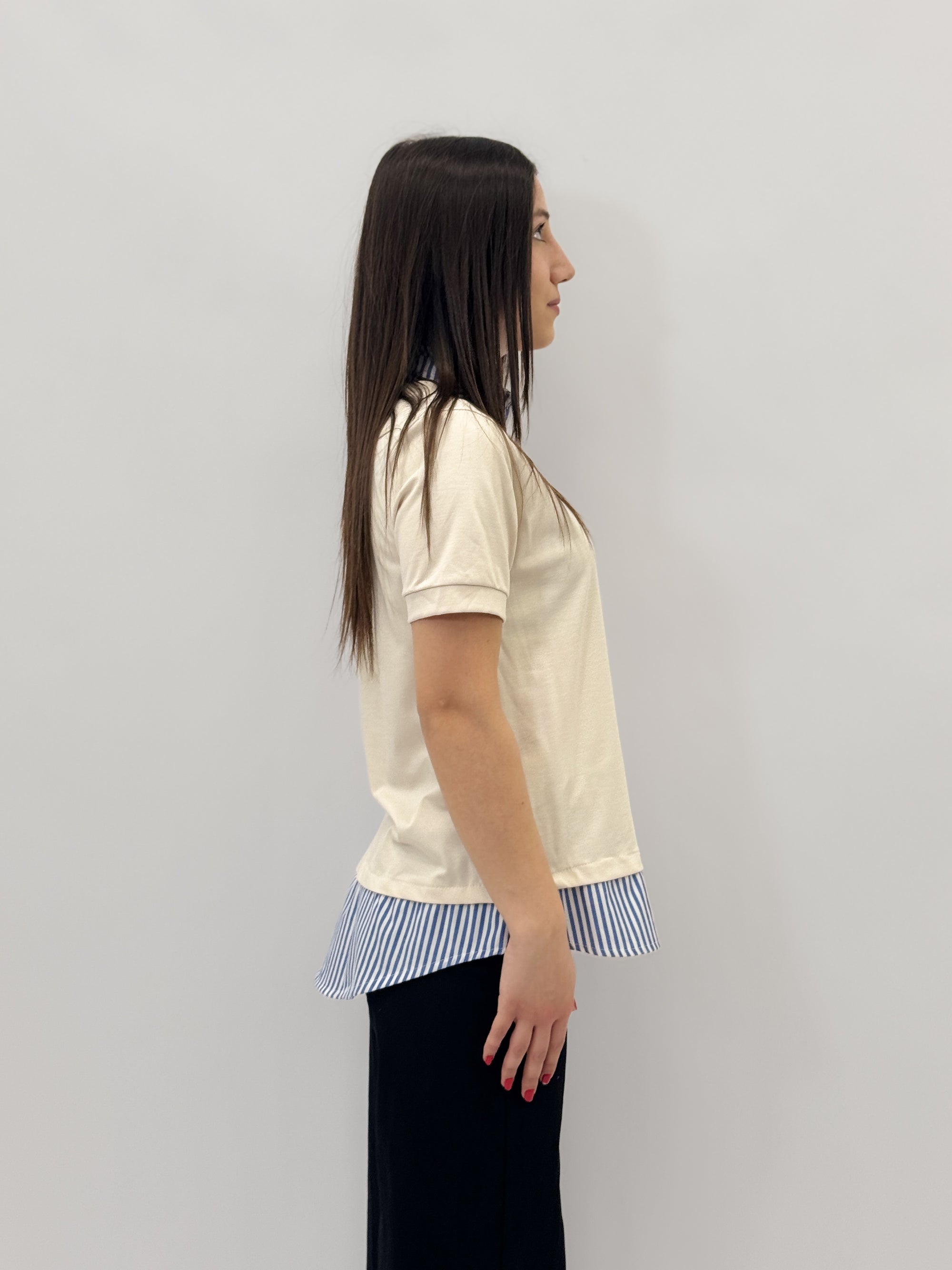 Maglia con colletto a righe