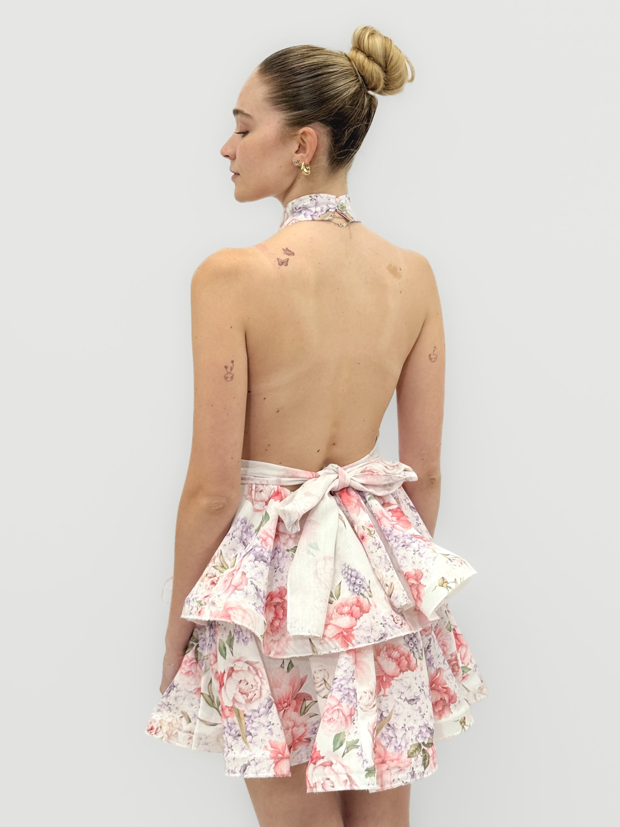 Abito Corto Floreale con Scollo Halter