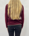 Maglia con bordi a contrasto – Lana e cashmere per un comfort raffinato