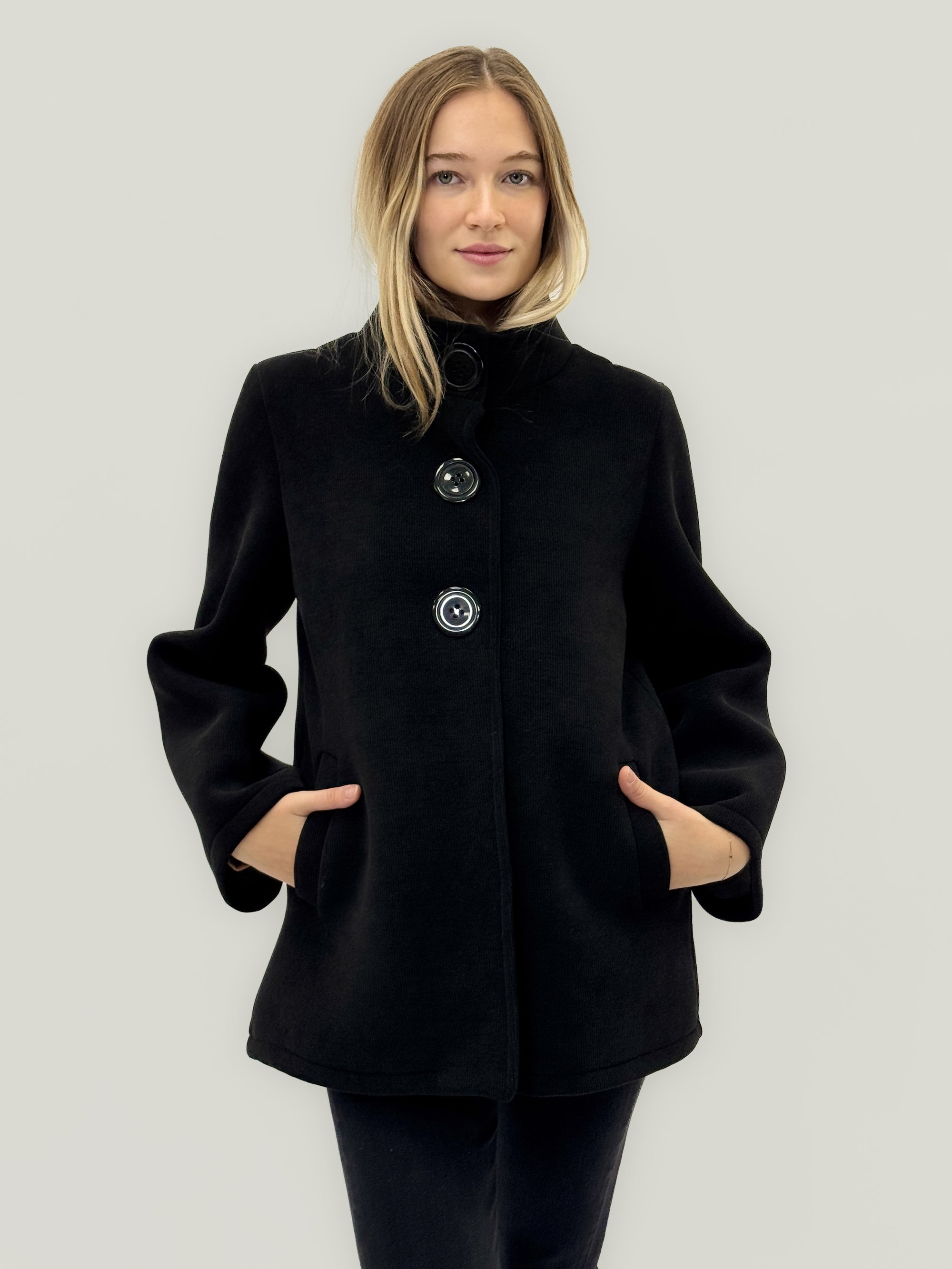 Cappotto in velluto a coste con maxi bottoni – Eleganza e comfort