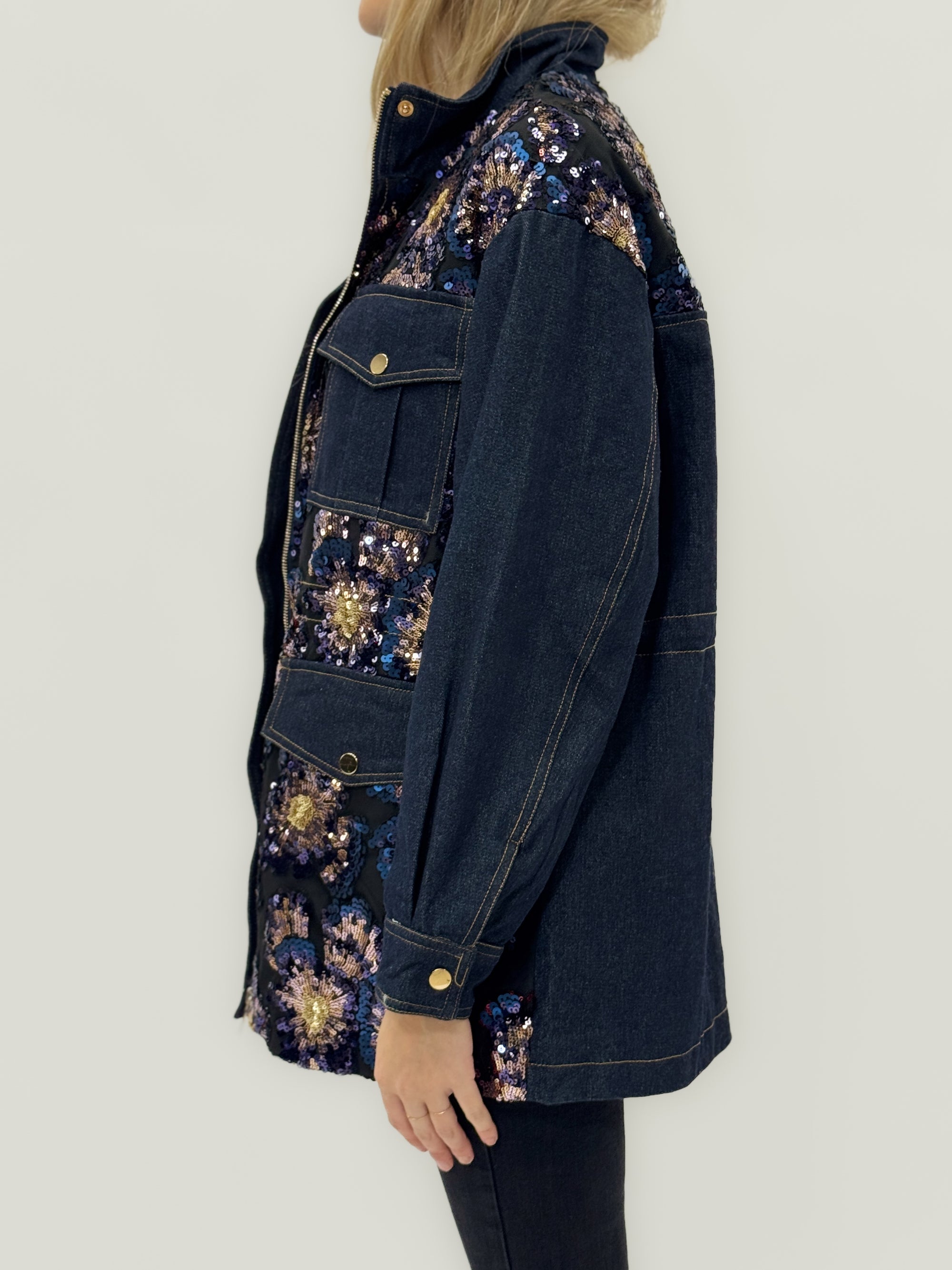 Giacca in denim con ricami di paillettes – Stile casual chic
