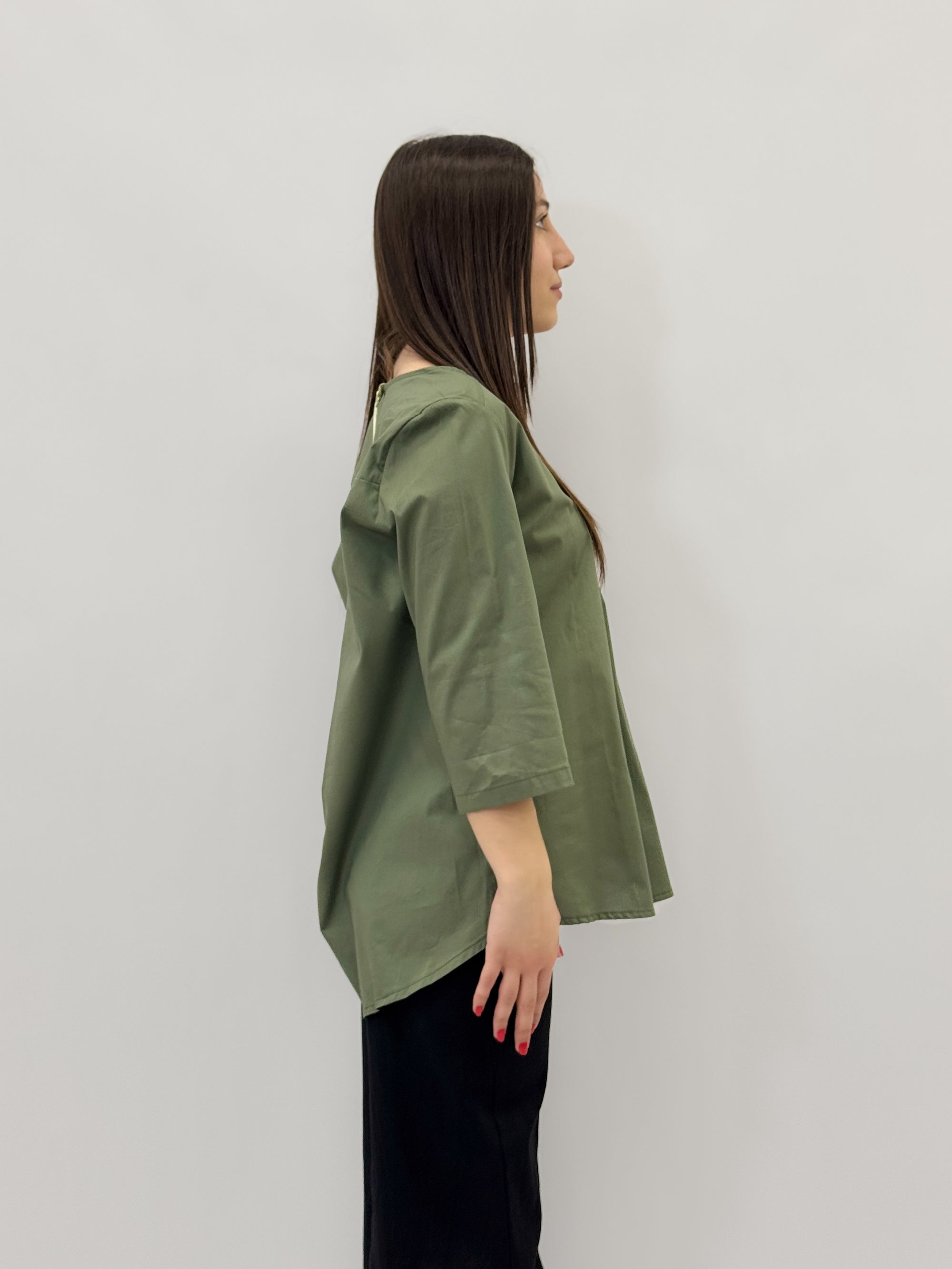 Camicia in cotone con scollo