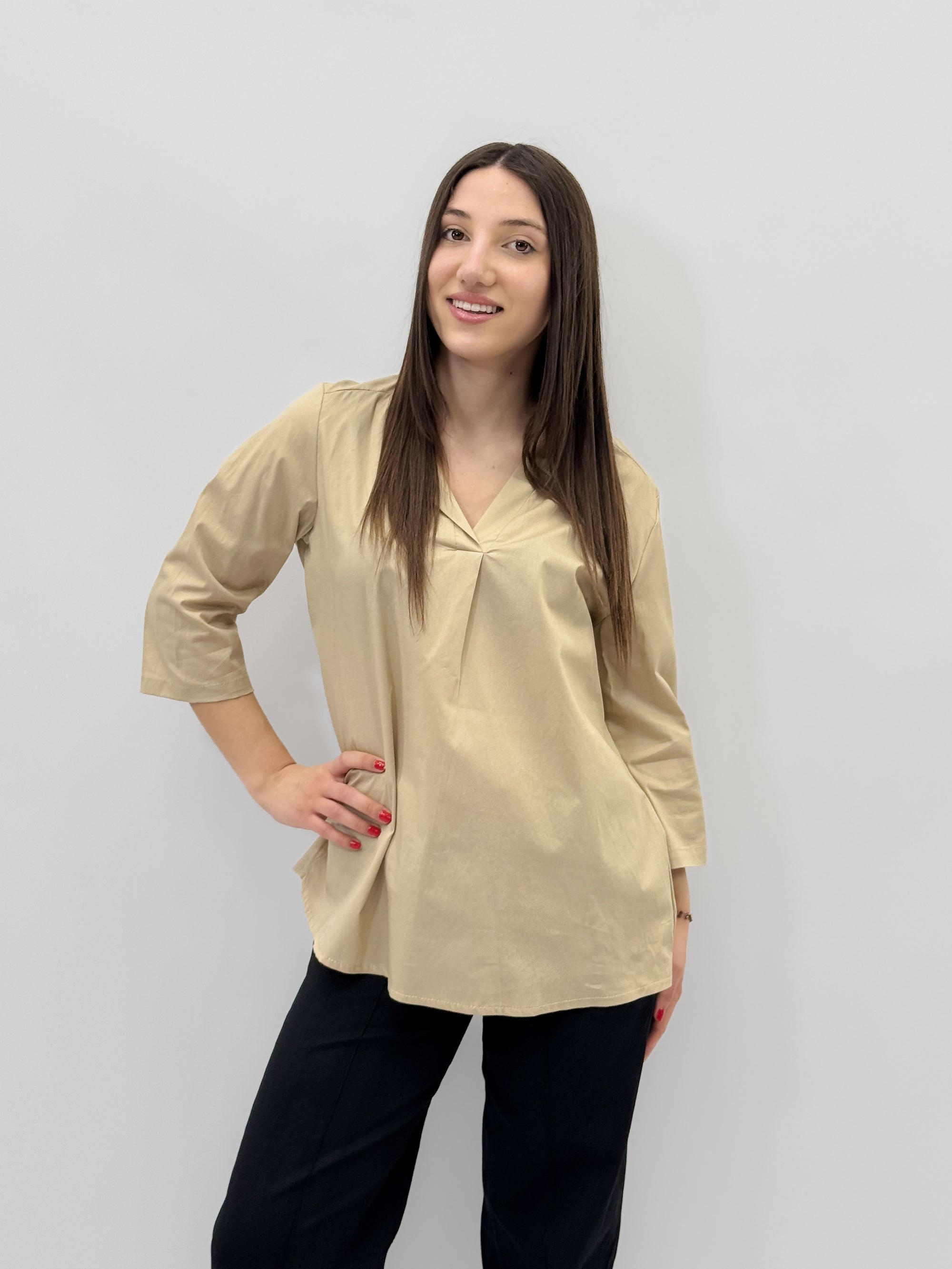 Camicia Basic in Cotone – Semplice, Comoda e Sempre Perfetta