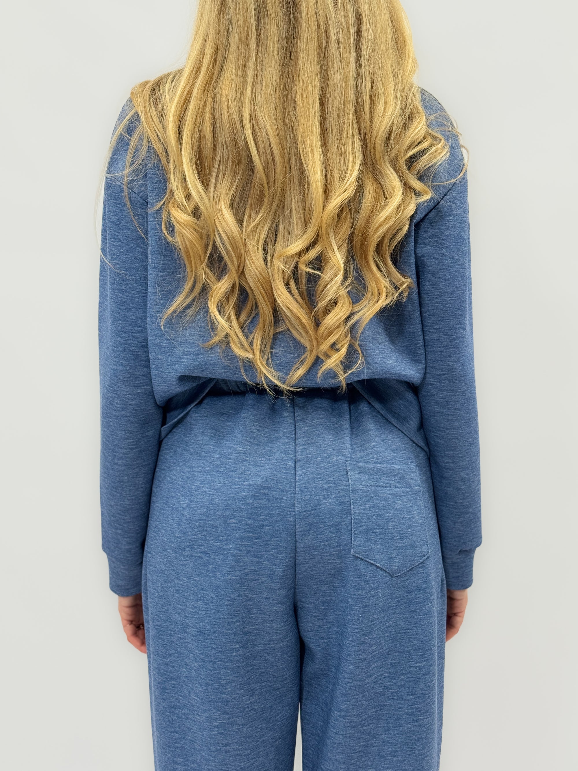 Completo Tuta Donna  – Felpa Oversize e Pantaloni Morbidi con Tasche