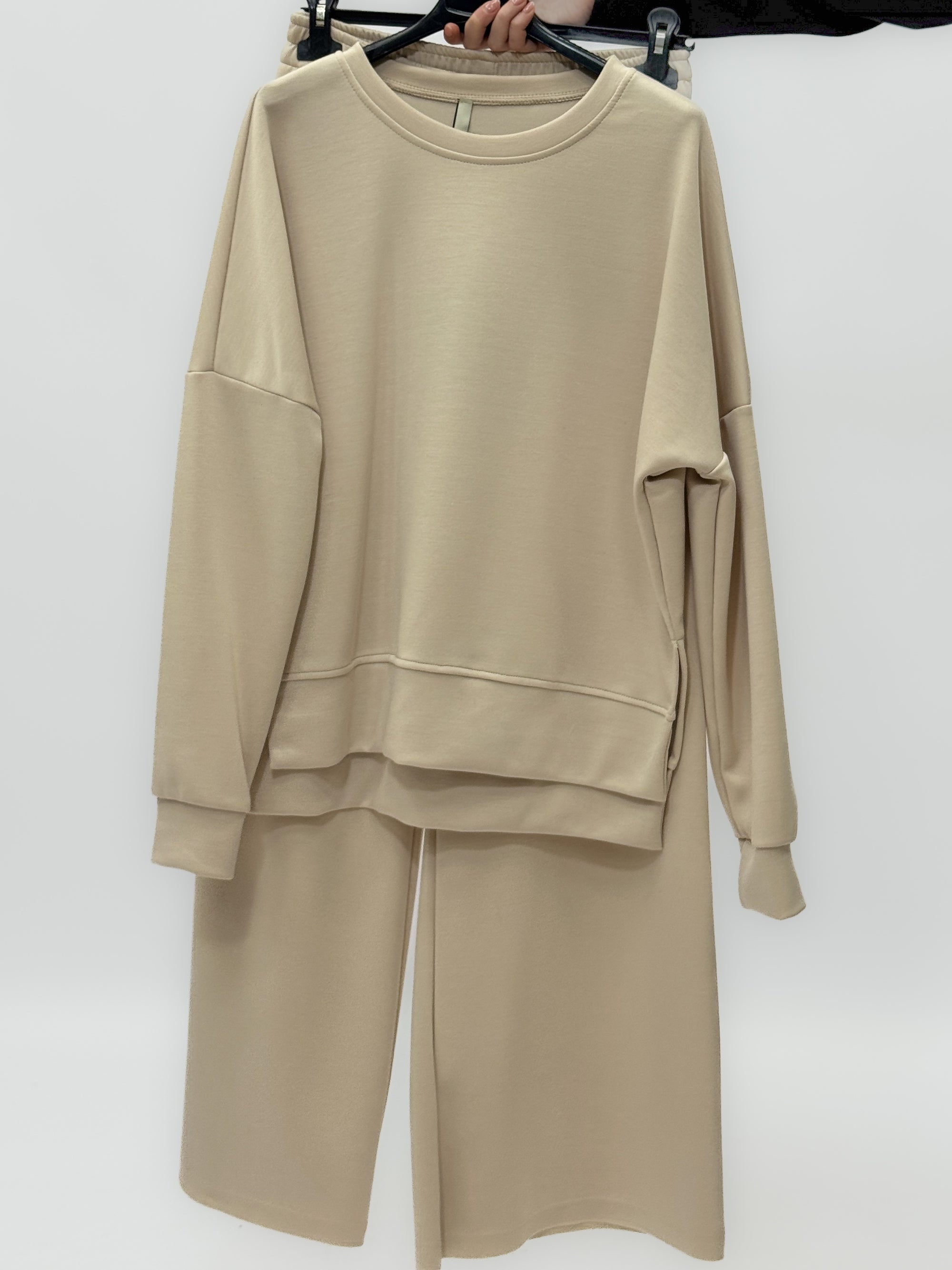 Completo felpa con pantaloni lunghi a palazzo