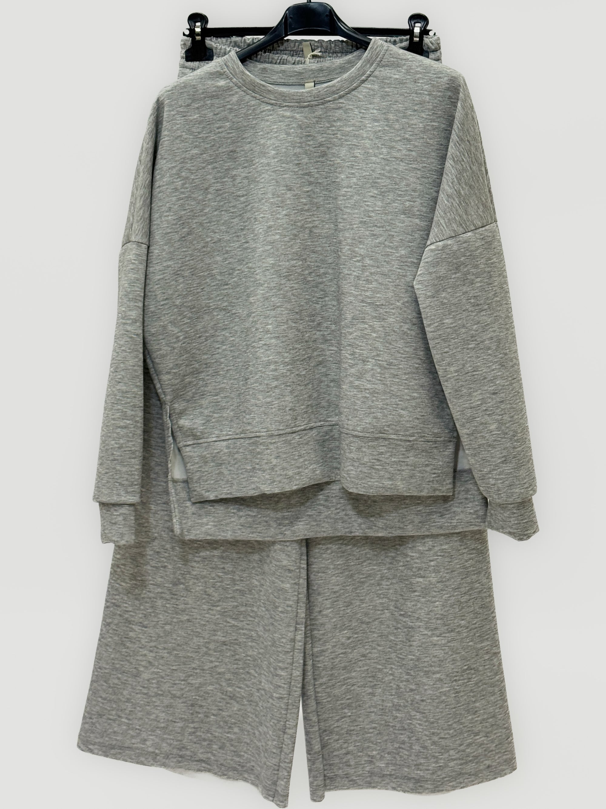 Completo felpa con pantaloni lunghi a palazzo