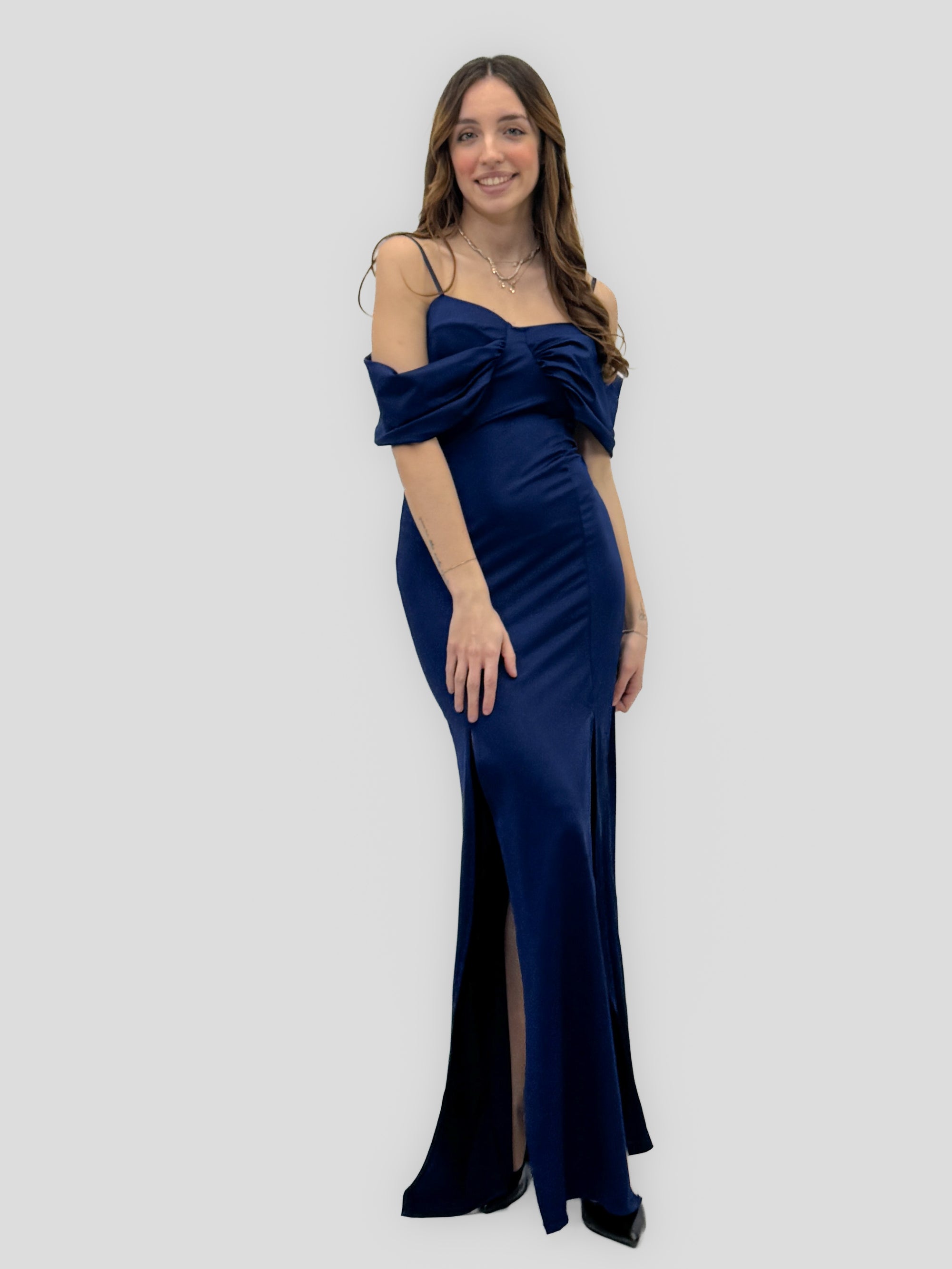 Abito Lungo Satin Off-Shoulder con Spacco