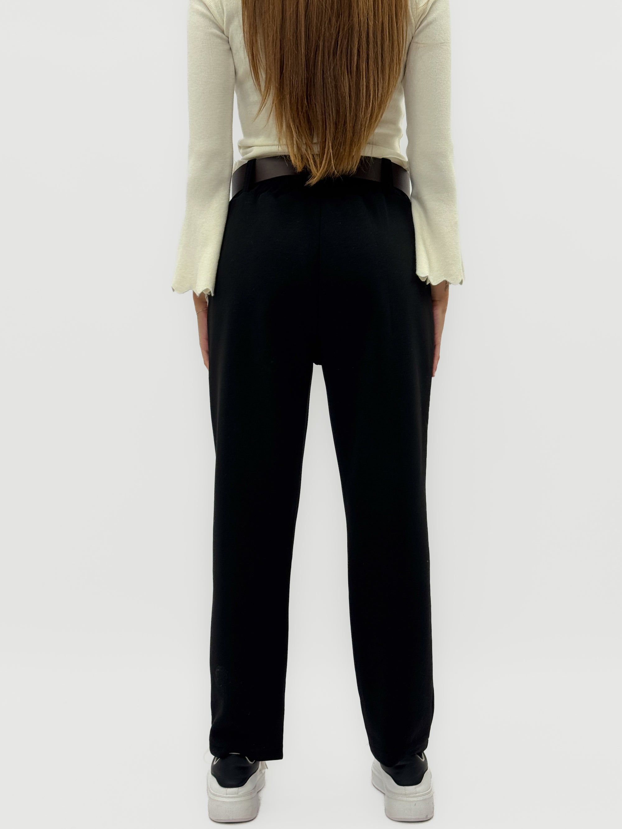 Pantaloni a vita alta – Linea morbida e versatile
