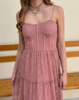 Abito Lungo in Pizzo – Spalline Sottili e Bustier Strutturato