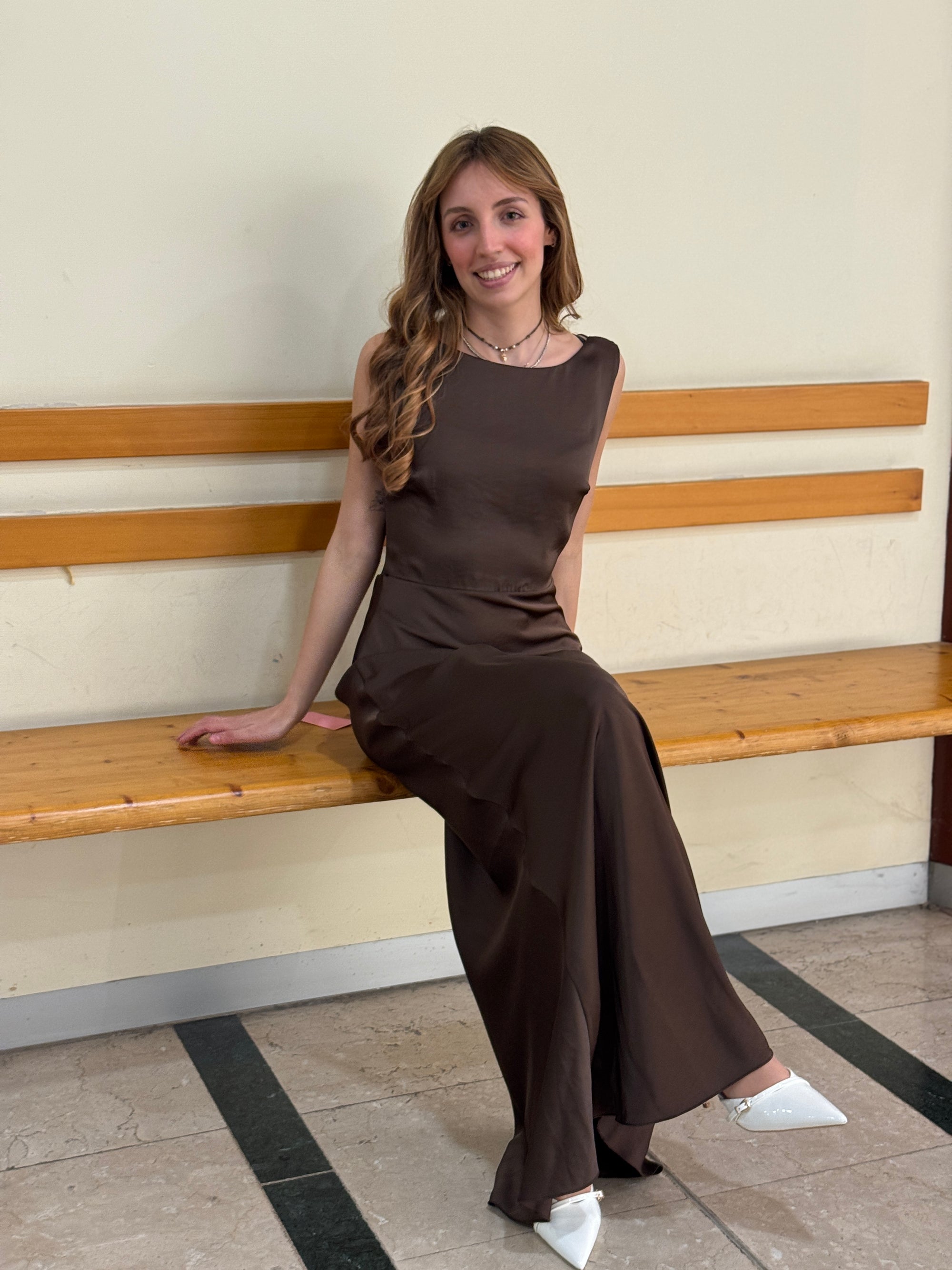 Abito Lungo con Schiena Scollata – Elegante da Cerimonia