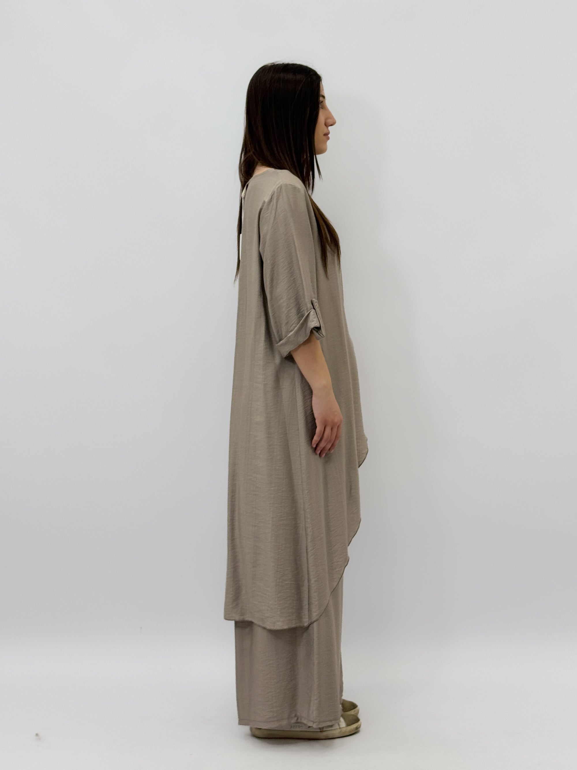 Completo maglia lunga e pantaloni taglia comoda