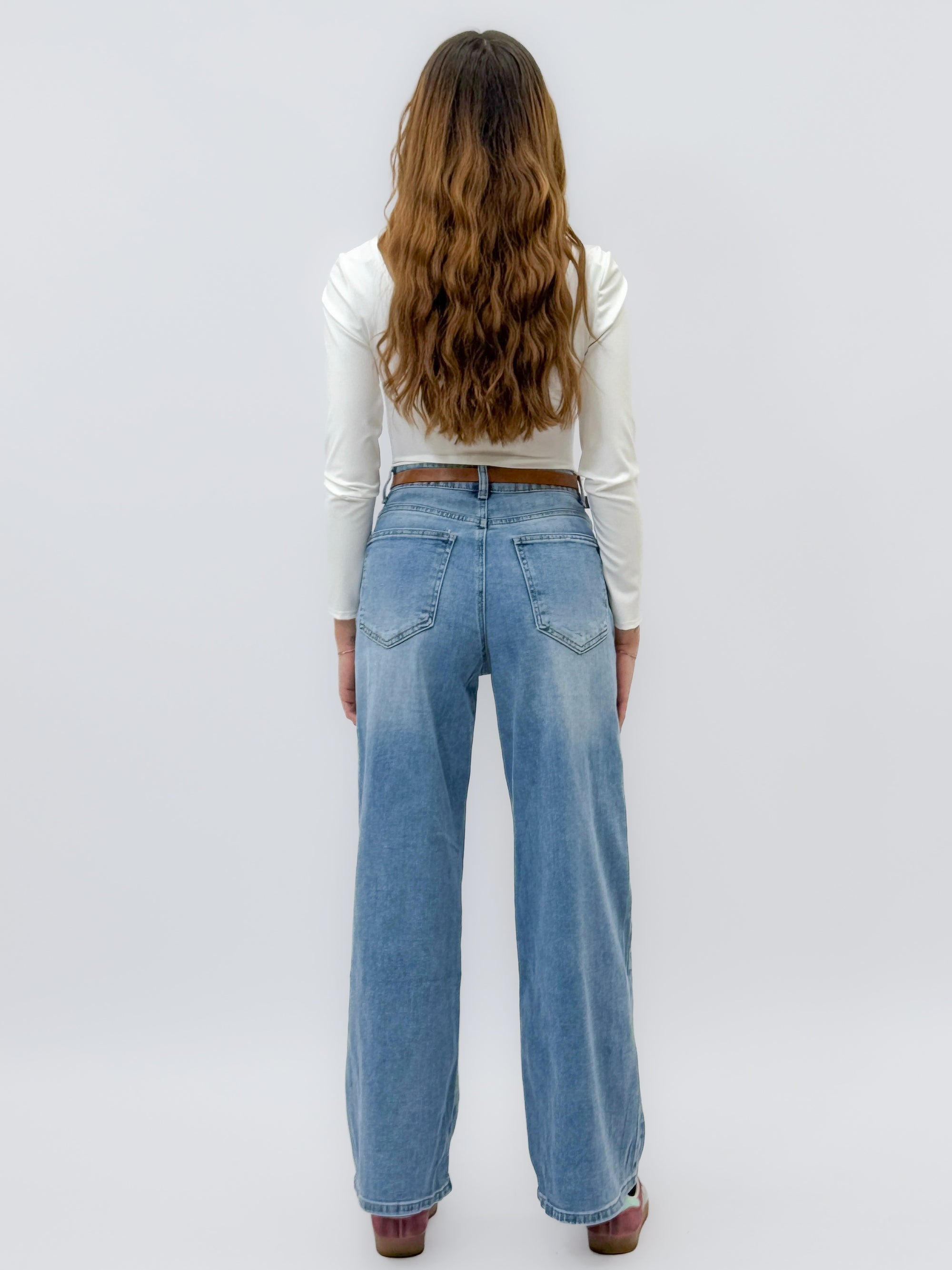 Jeans Donna Wide Leg Vita Alta con Maxi Tasche – Denim Chiaro