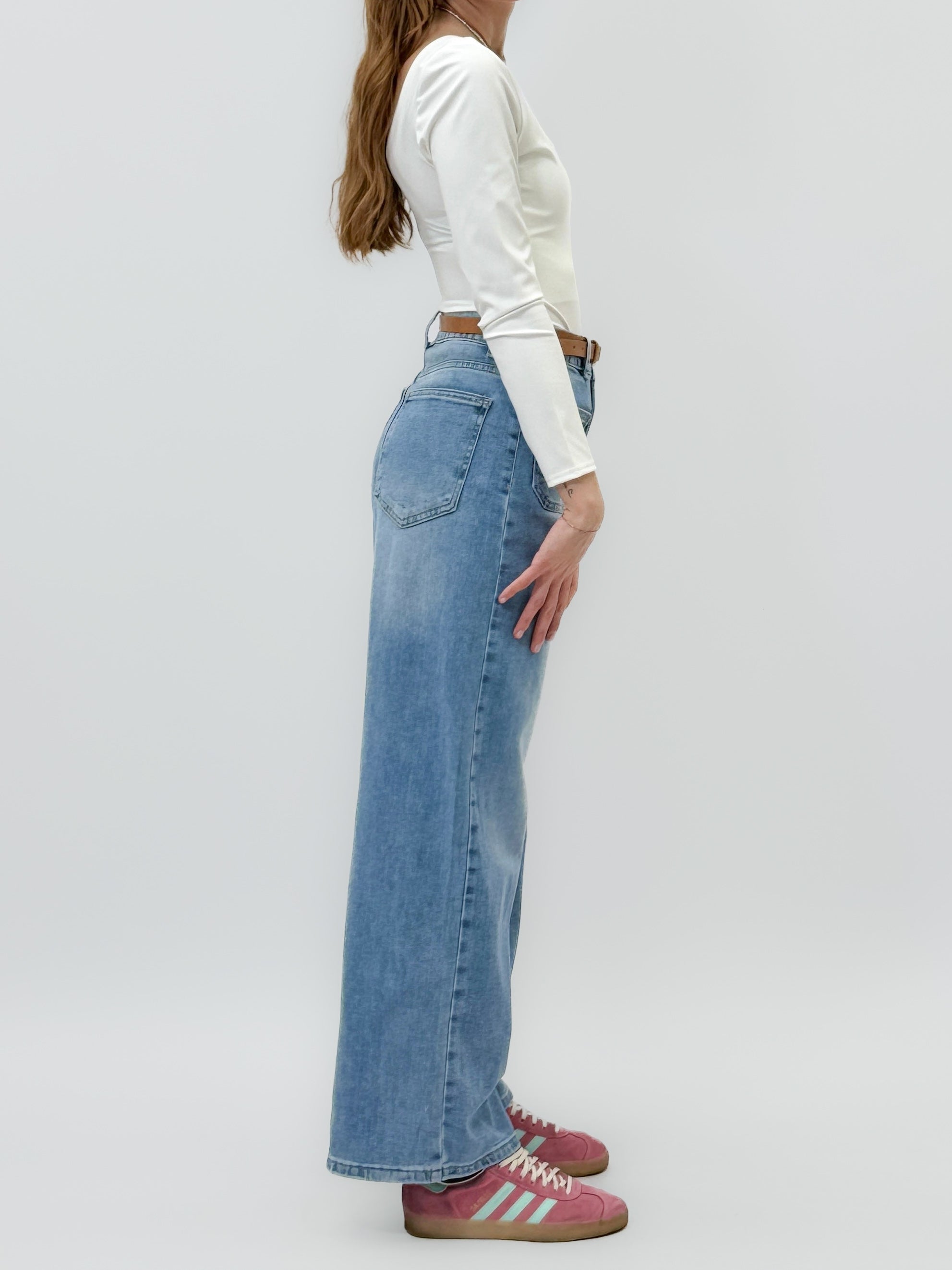 Jeans Donna Wide Leg Vita Alta con Maxi Tasche – Denim Chiaro