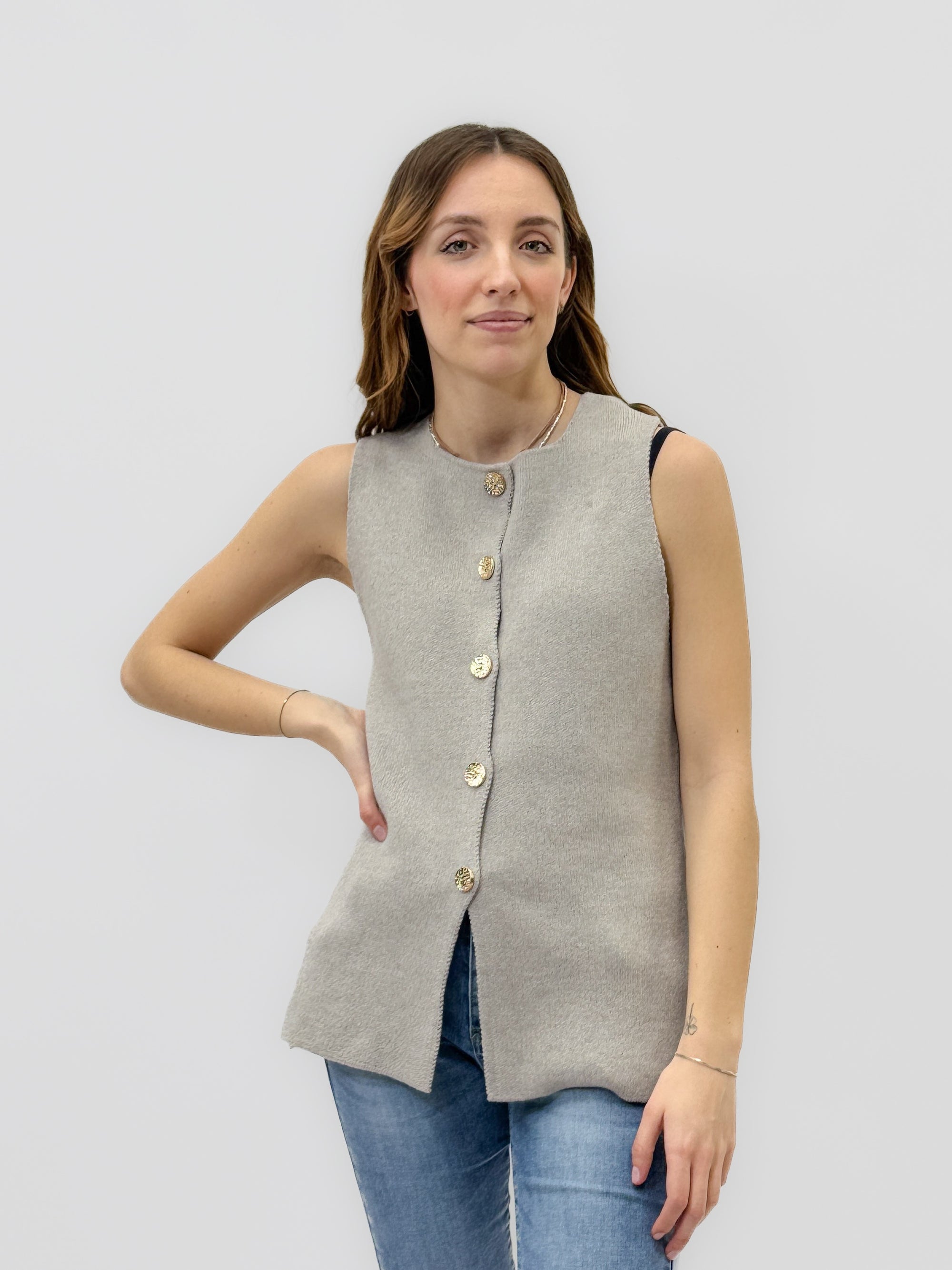 Gilet con Bottoni Oro – Modello Lungo Senza Maniche