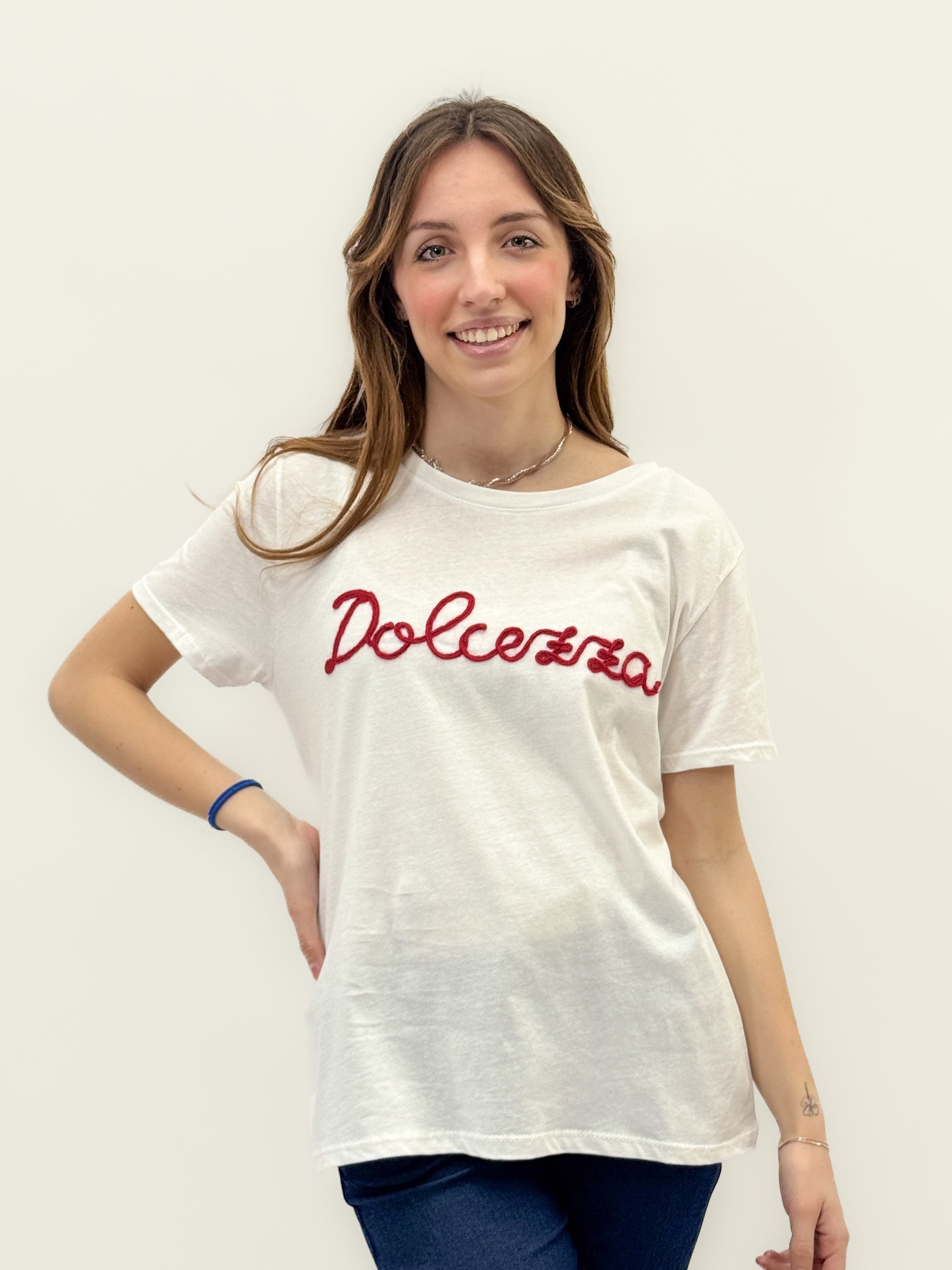T-shirt con scritta "Dolcezza"