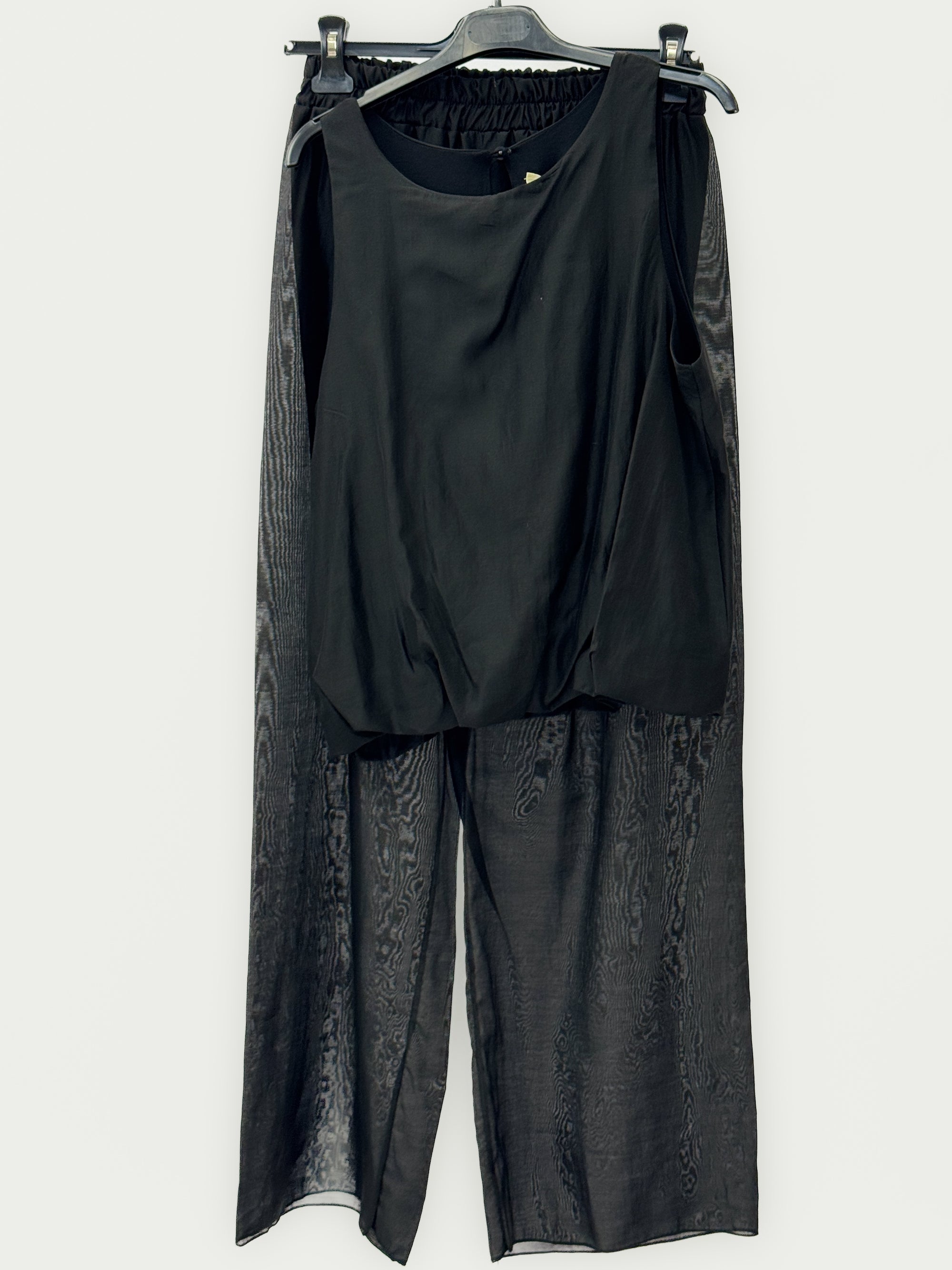 Completo con Top Smanicato e Pantalone Morbido