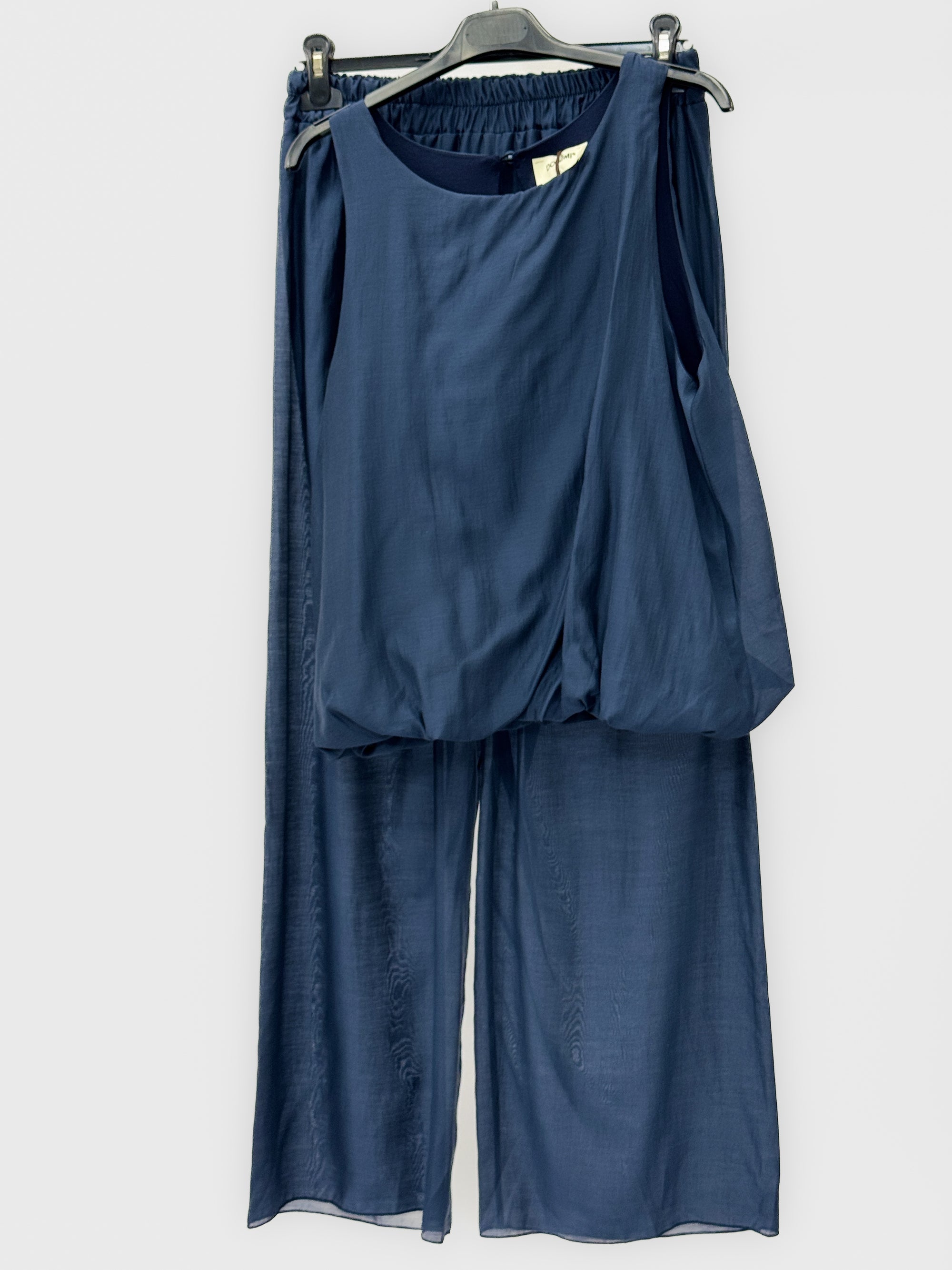 Completo con Top Smanicato e Pantalone Morbido