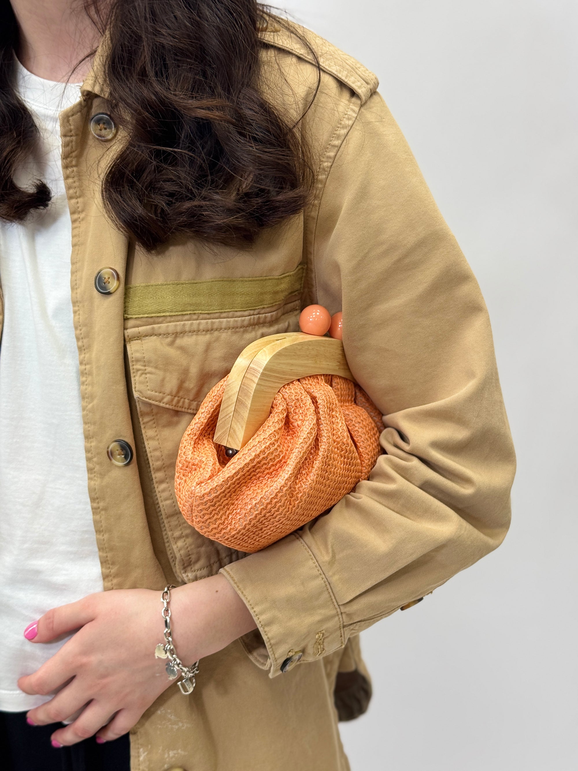 Pochette in paglia colorata
