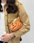 Pochette in paglia colorata